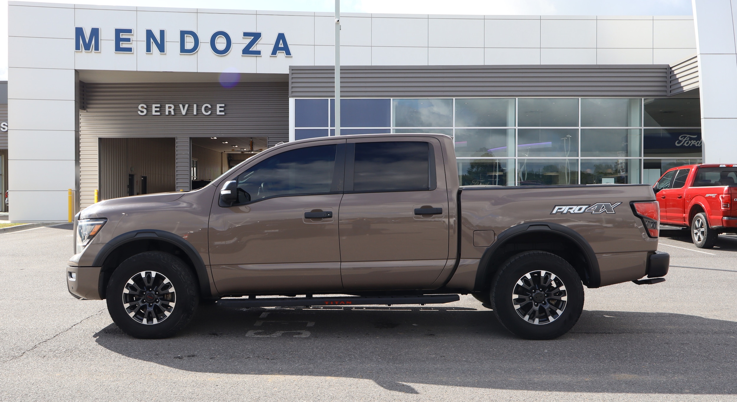 2021 Nissan Titan PRO-4X 4X4 Crew Cab's photo
