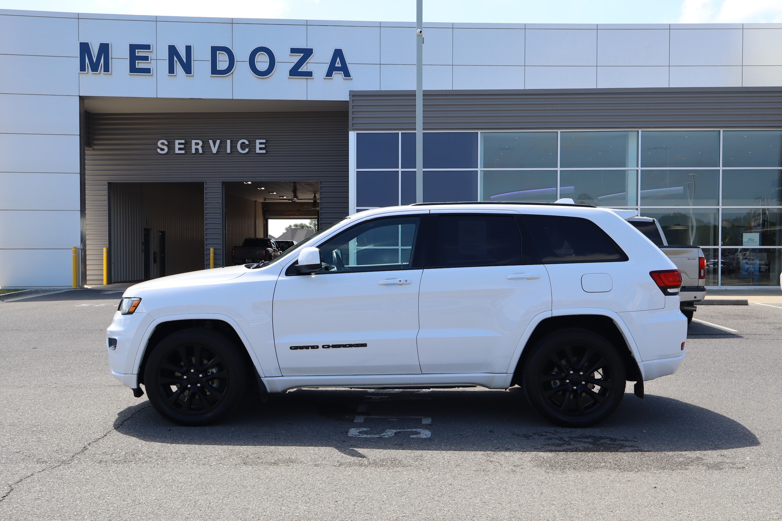 2017 Jeep Grand Cherokee Altitude 4WD's photo