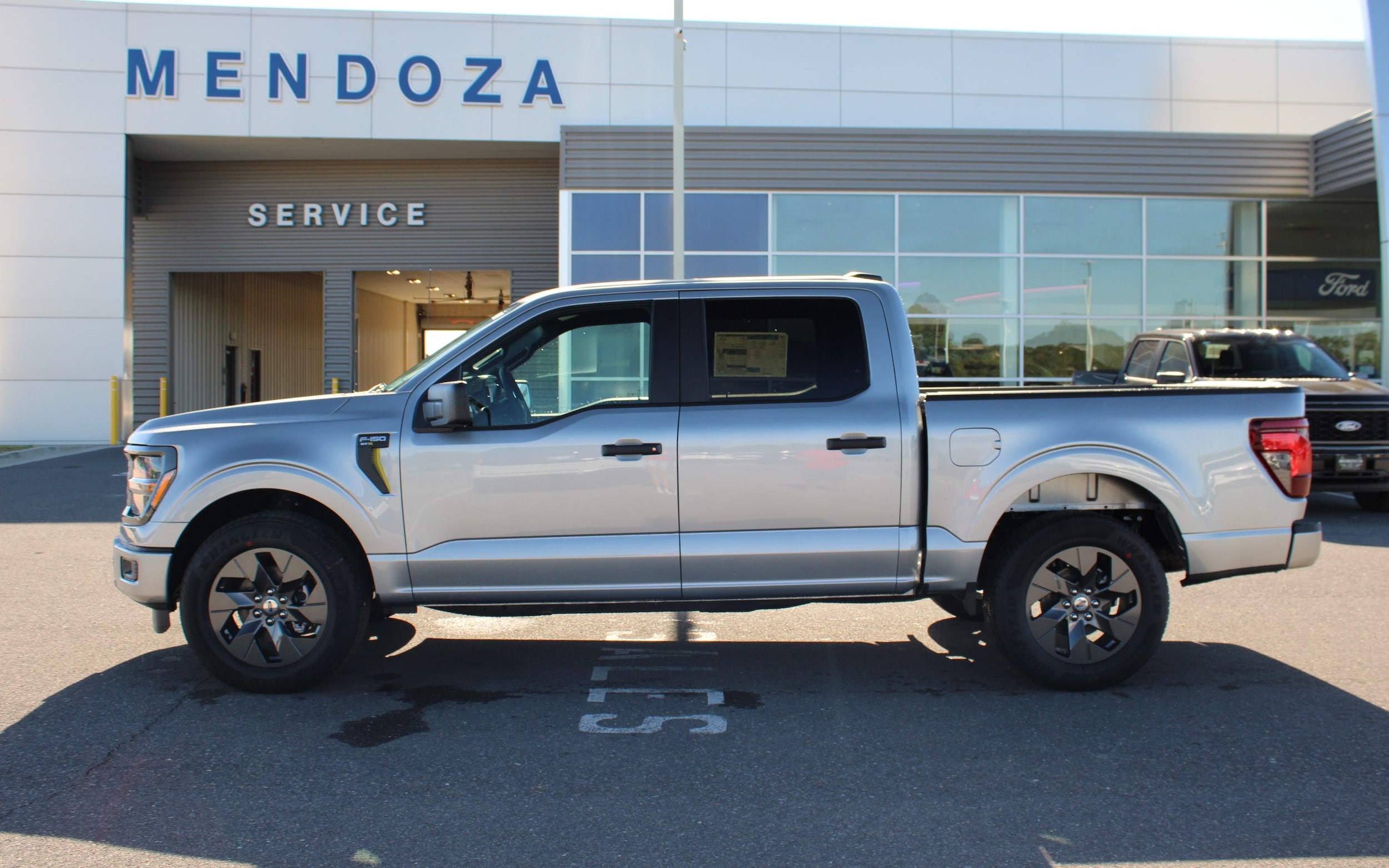 2025 Ford F-150 STX's photo