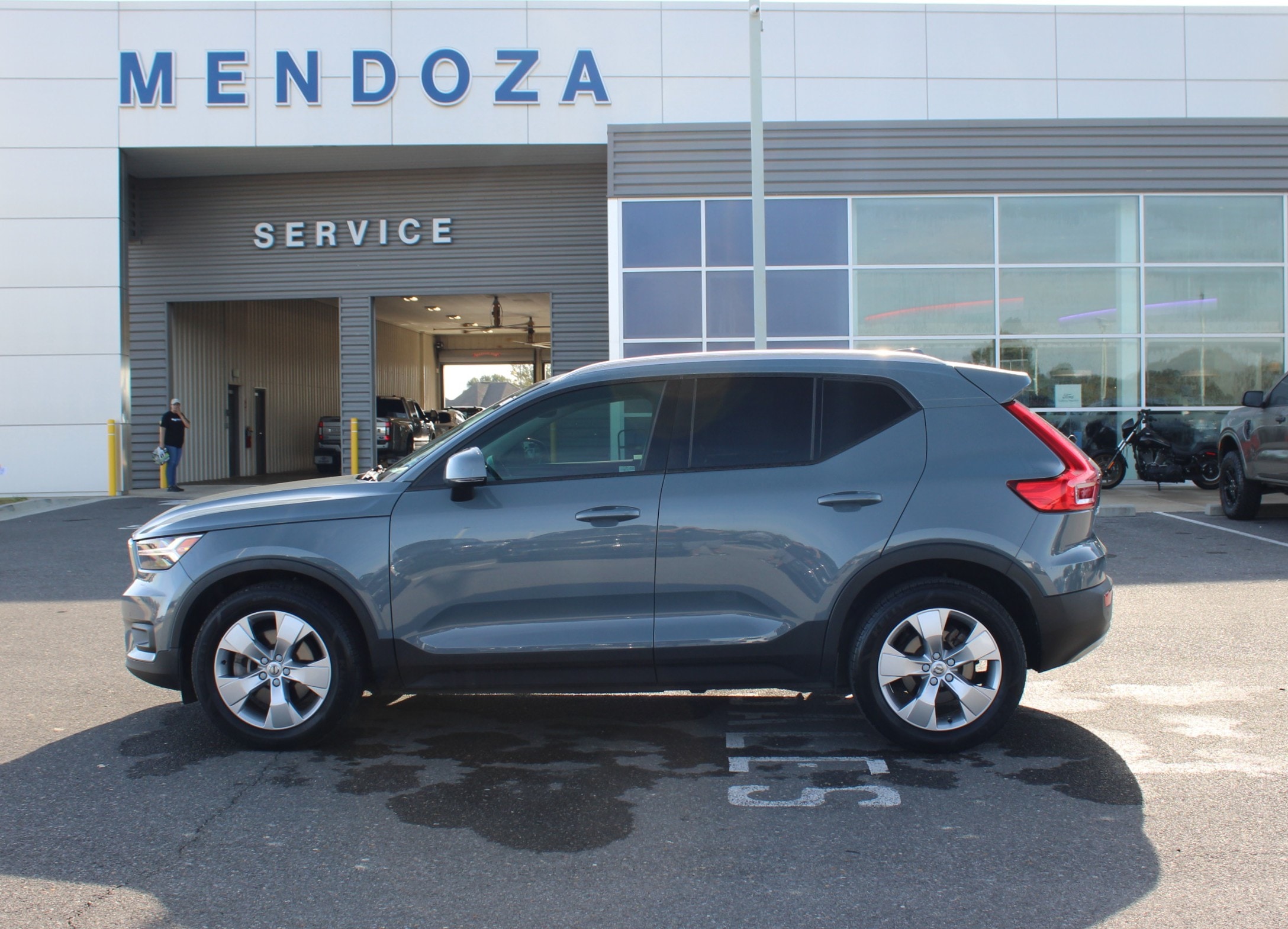 2020 Volvo XC40 Momentum