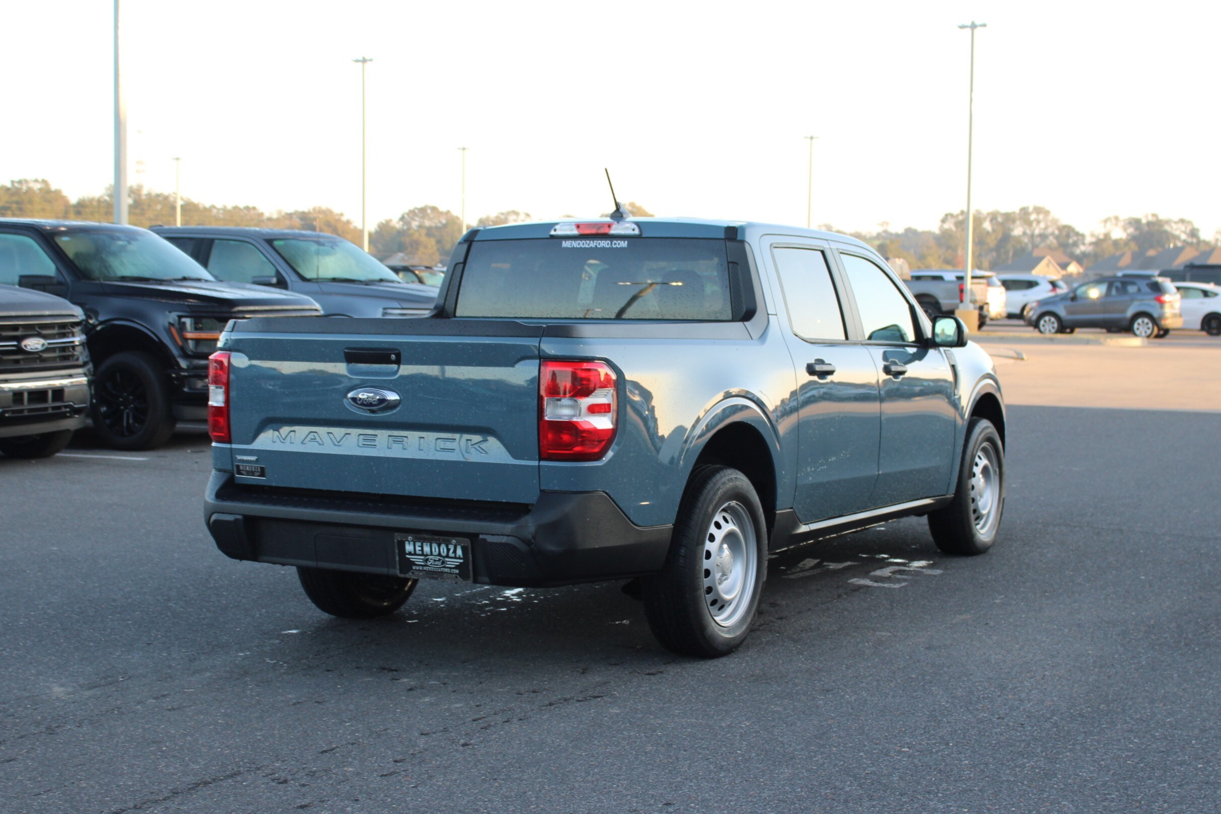 2022 Ford Maverick XL photo 4
