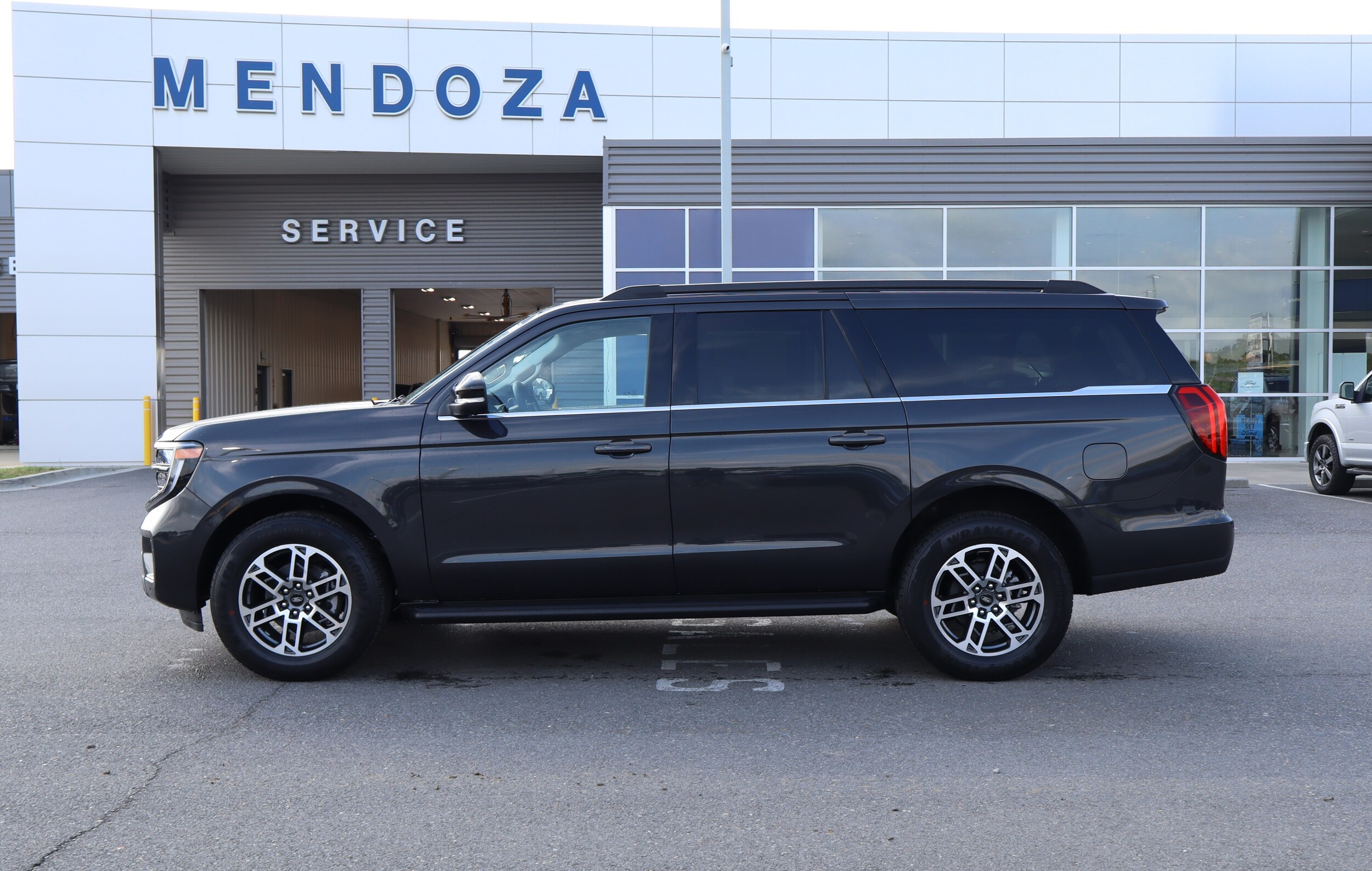 2026 Ford Expedition Active MAX's photo