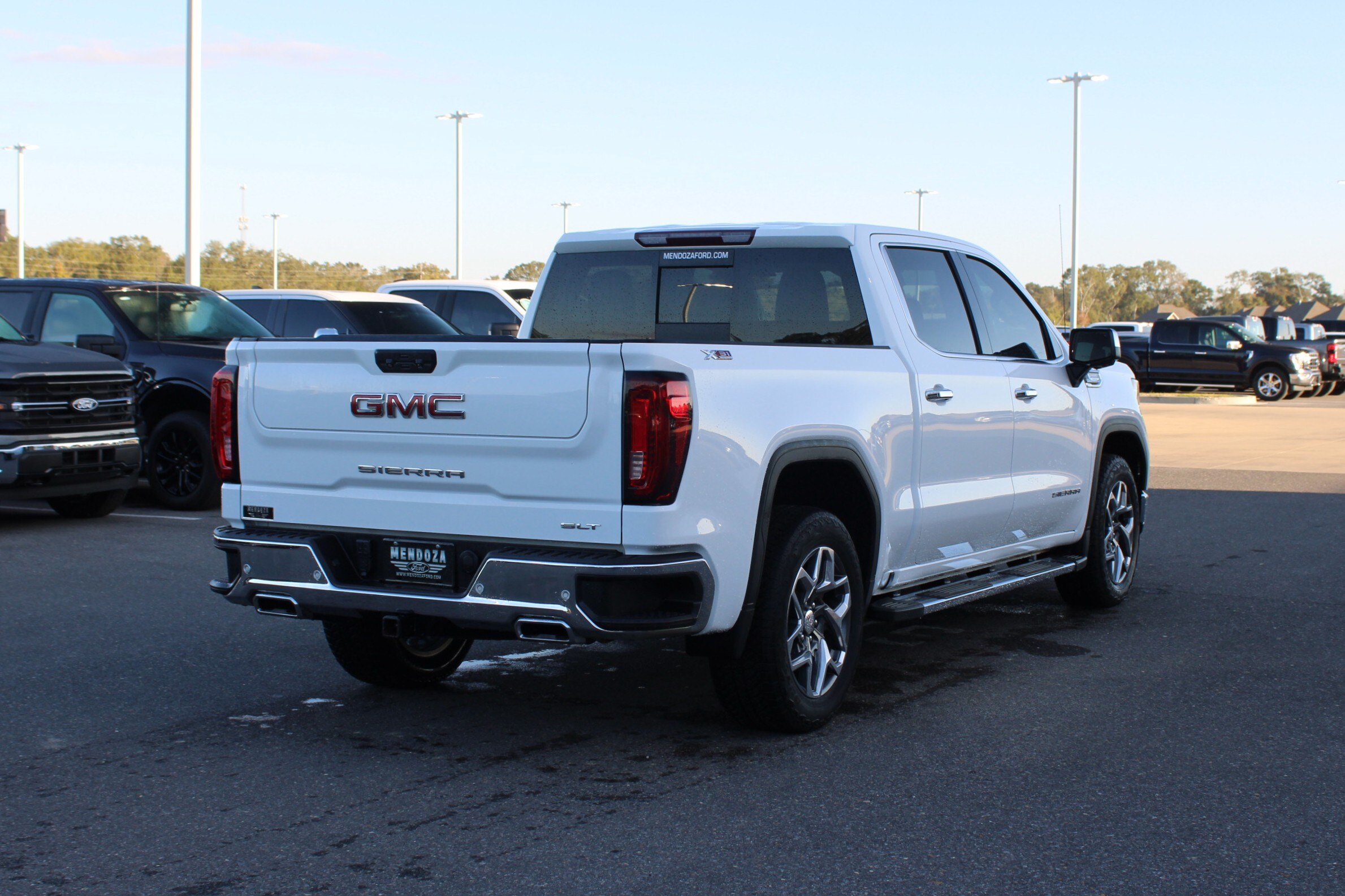 2023 Gmc Sierra 1500 SLT photo 3