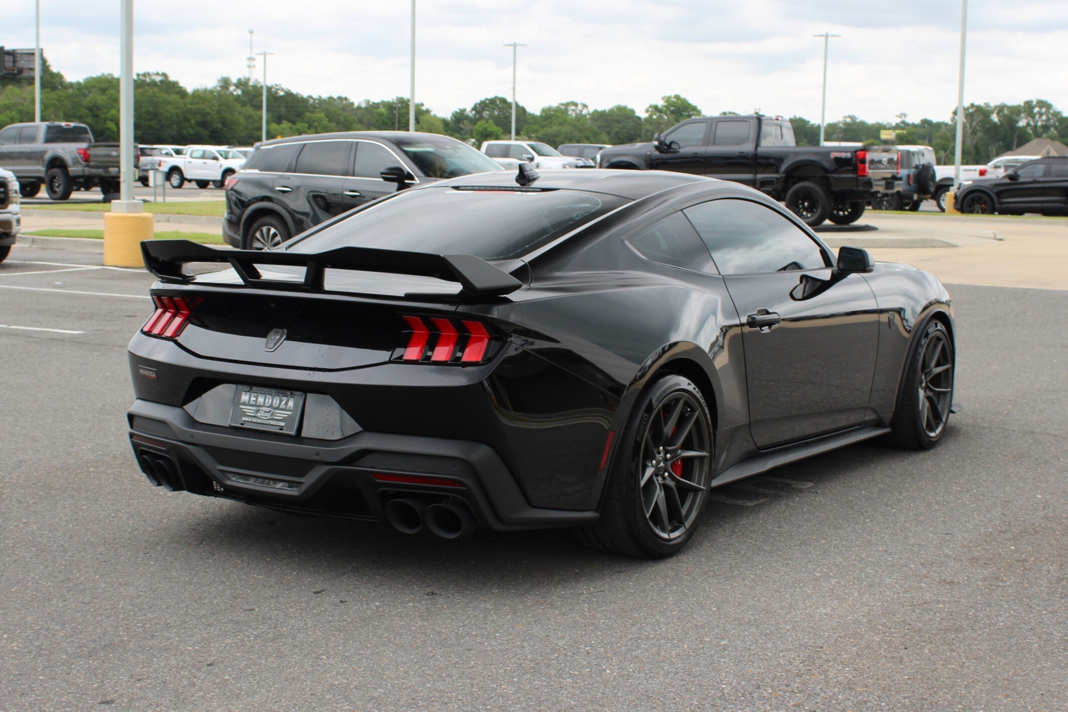2025 Ford Mustang Dark Horse Deluxe photo 4