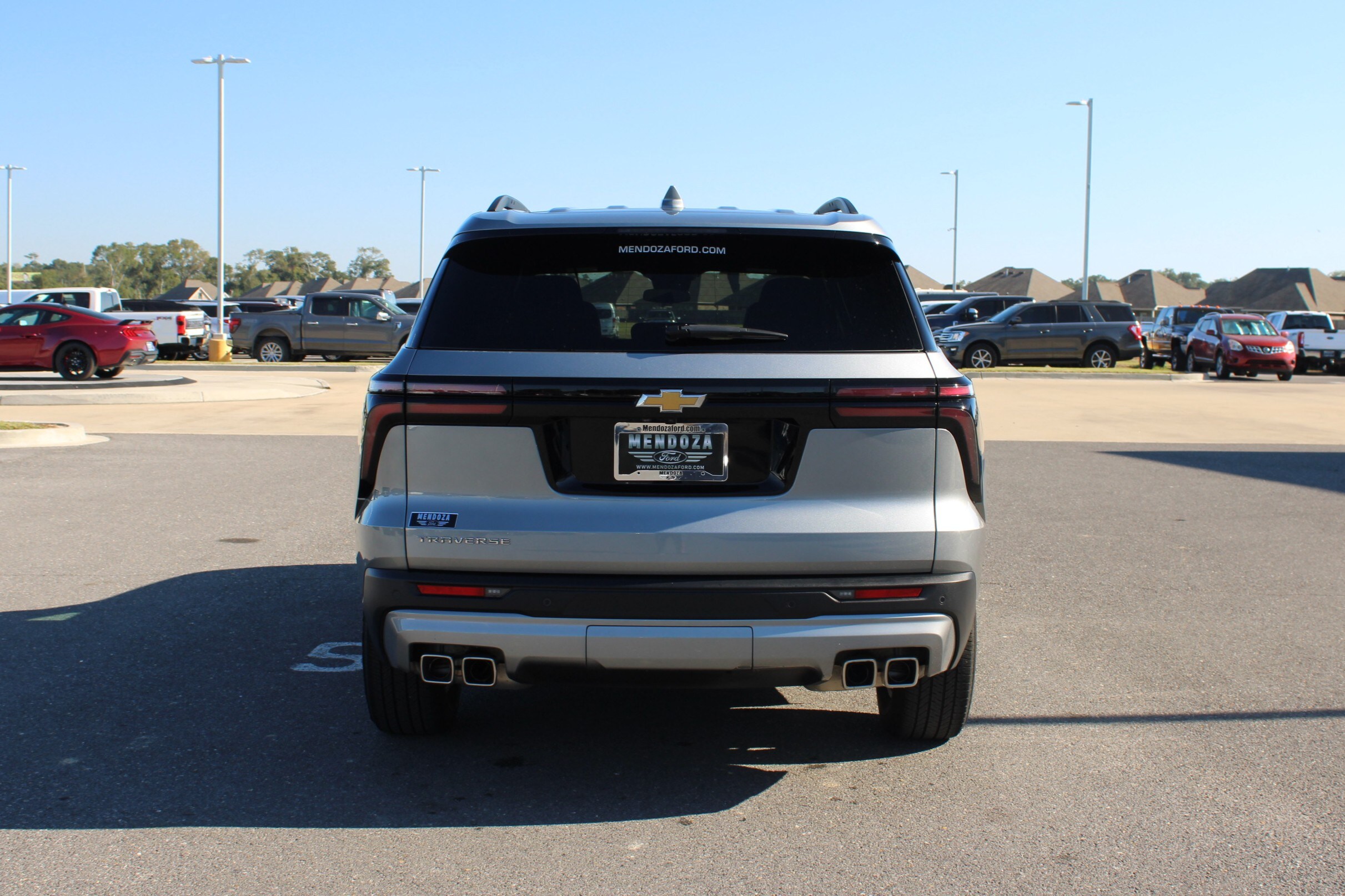 2025 Chevrolet Traverse photo 3