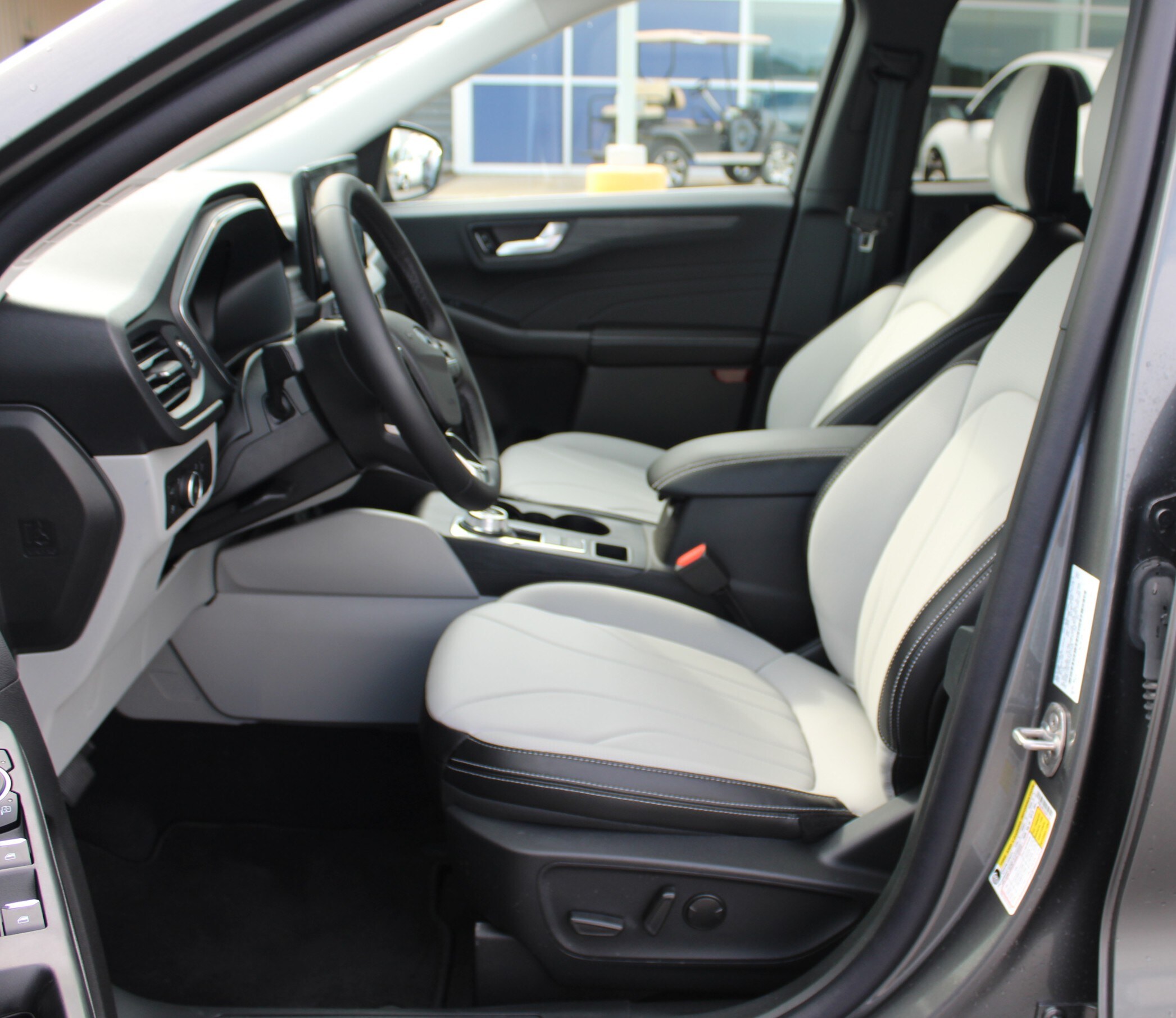 2025 Ford Escape Plug-in hybrid PHEV - Photo 15
