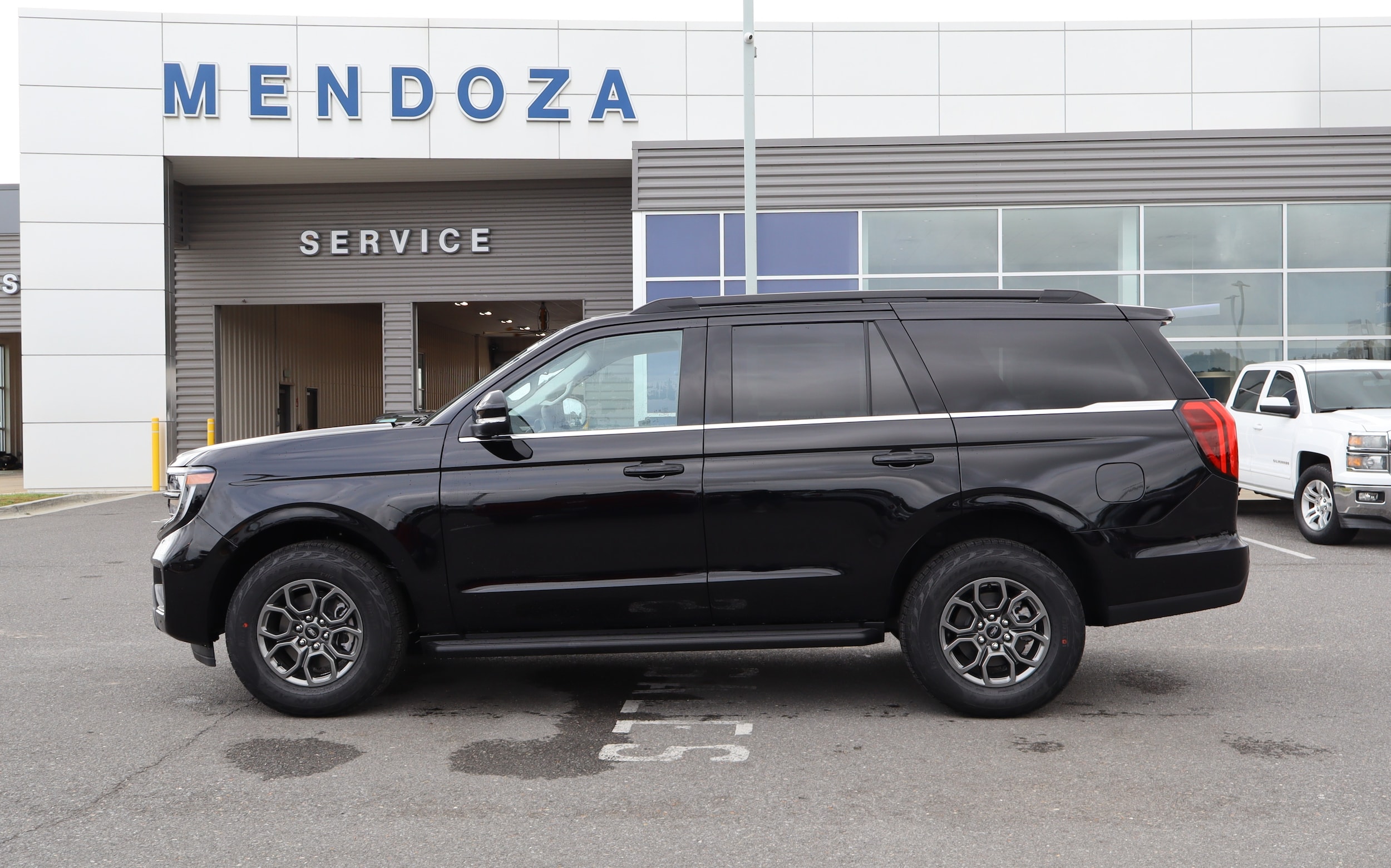 2026 Ford Expedition Active's photo