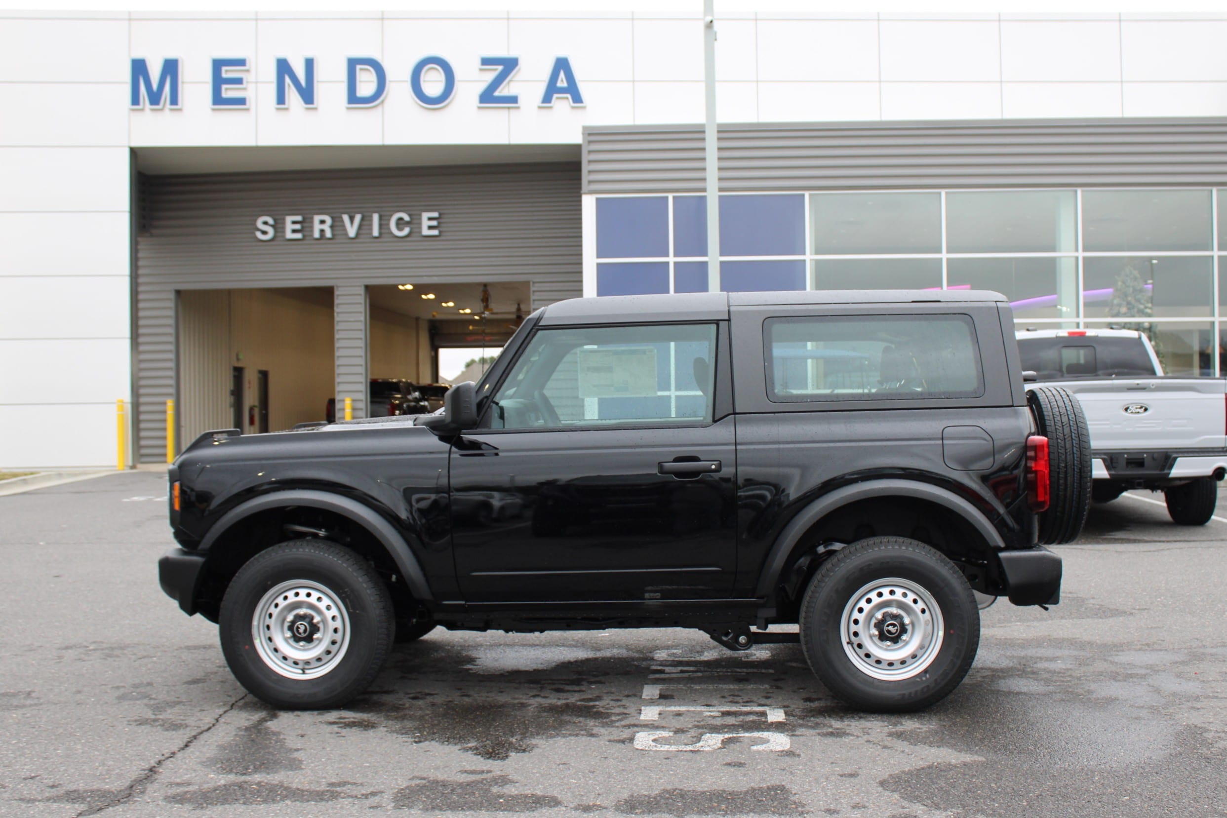 2025 Ford Bronco 2-Door Base's photo