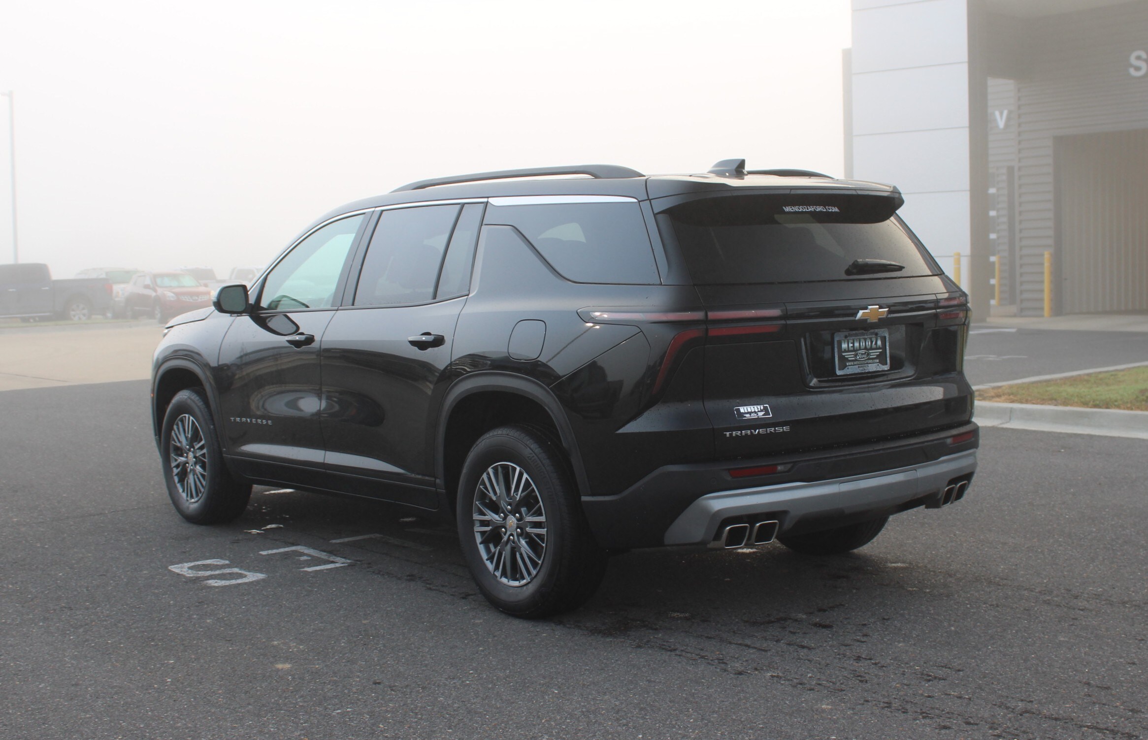 2025 Chevrolet Traverse photo 2