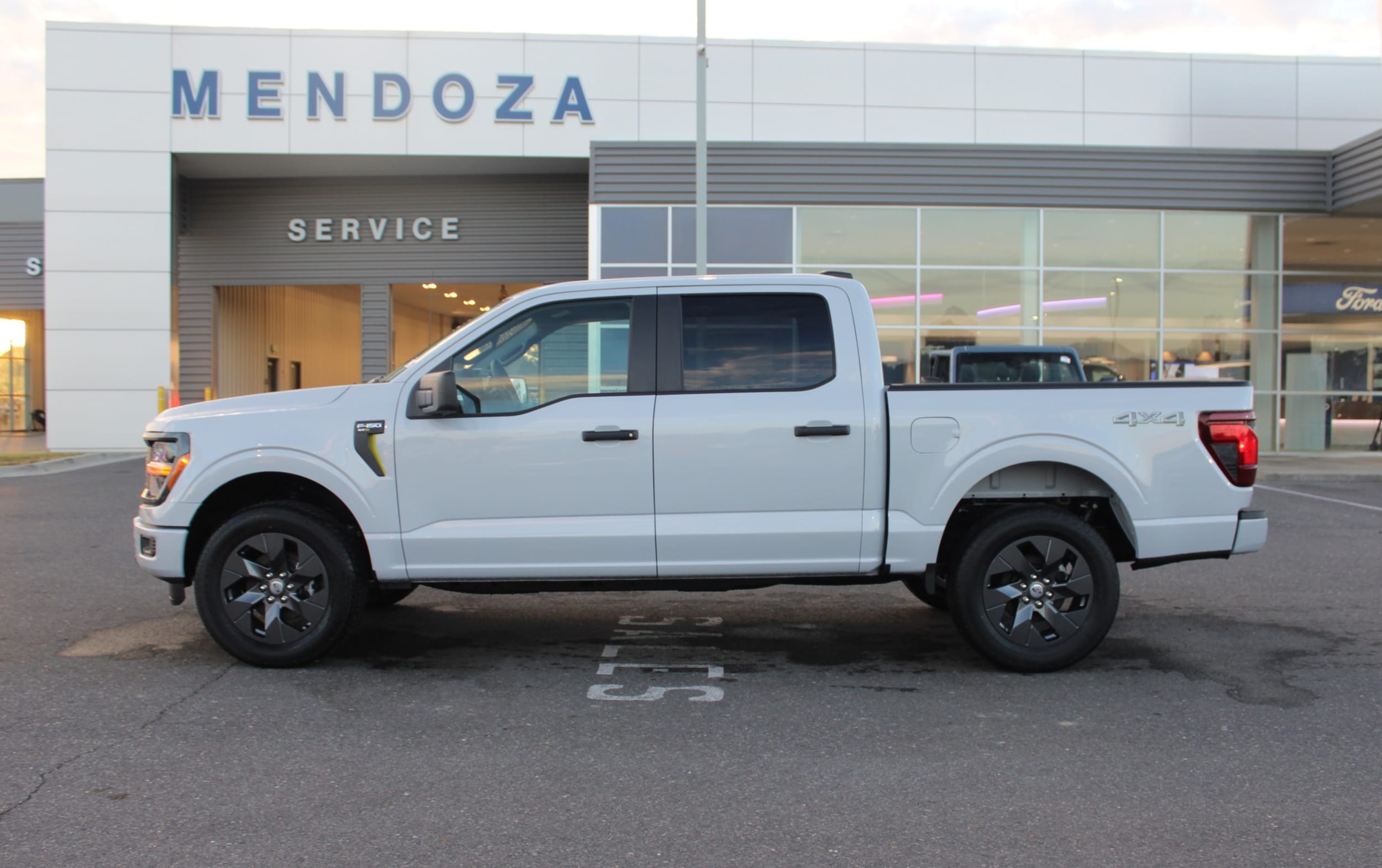 2025 Ford F-150 STX's photo