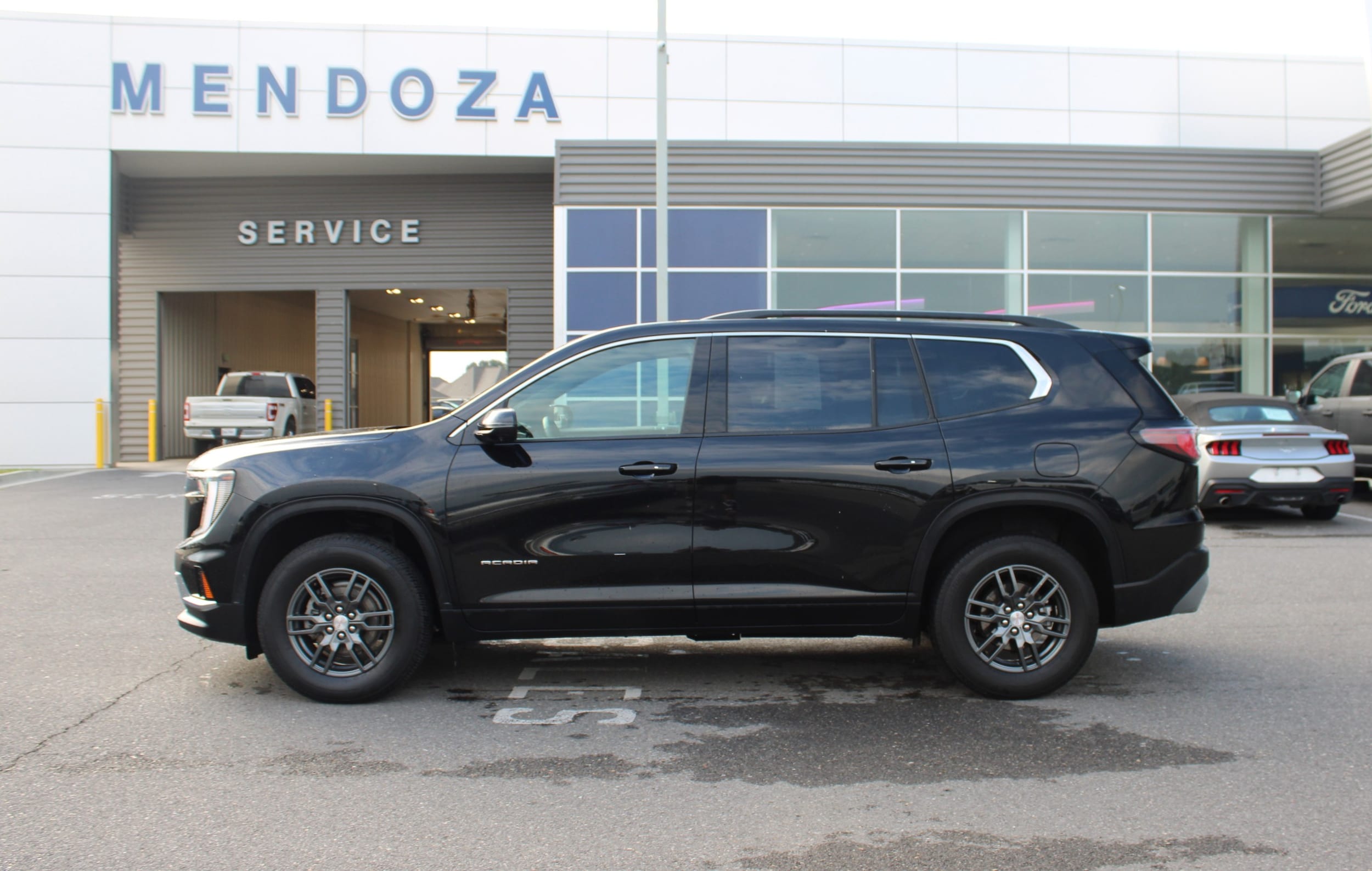 2025 GMC Acadia Elevation's photo