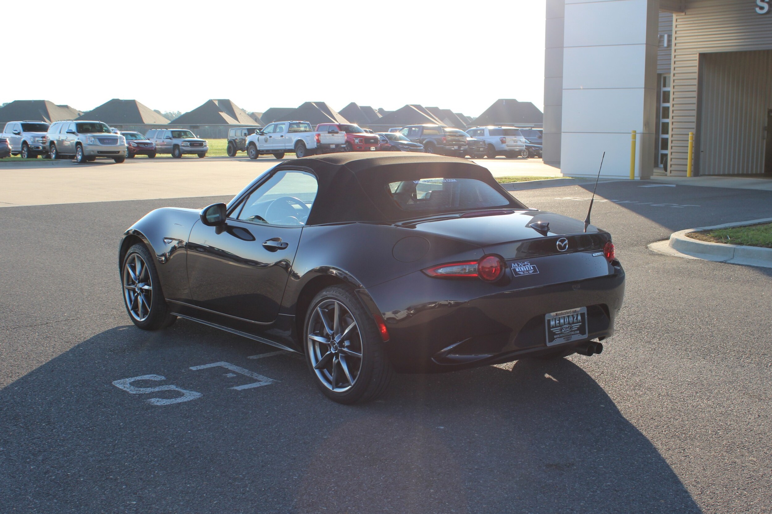 2023 Mazda MX-5 Miata Miata Grand Touring photo 2