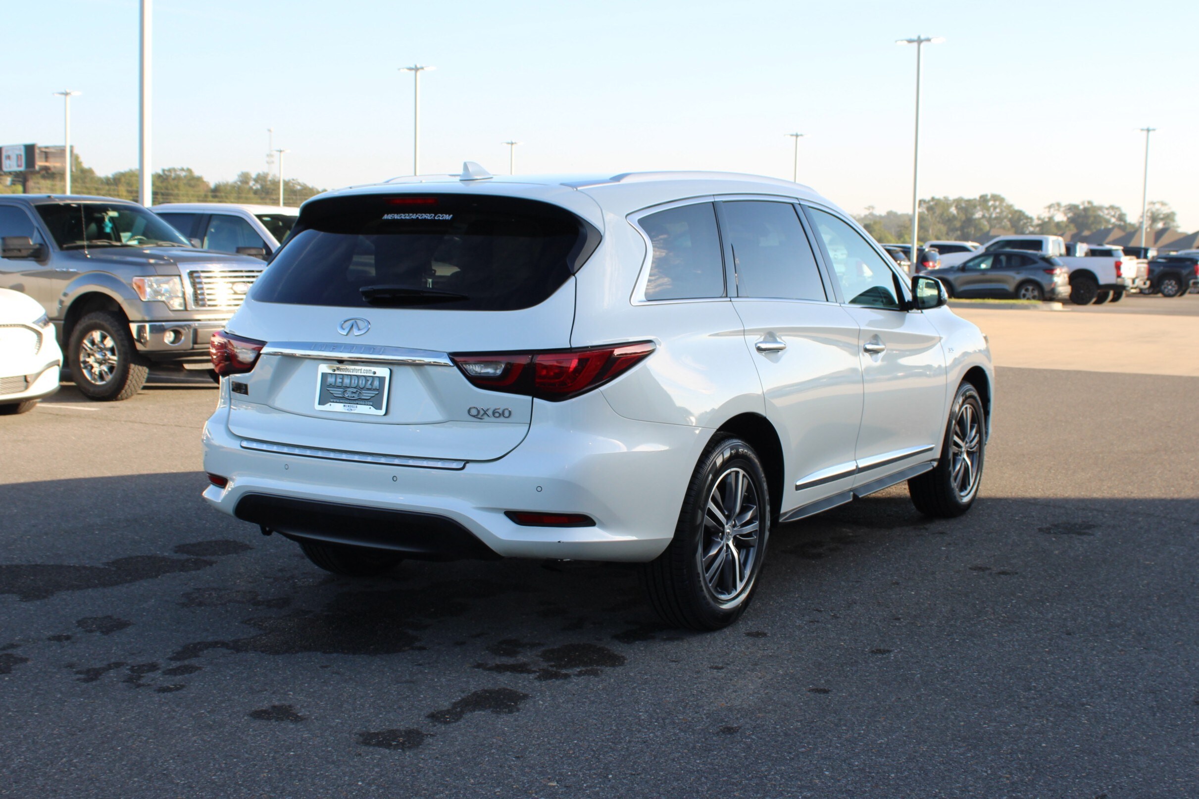 2018 Infiniti QX60 photo 4
