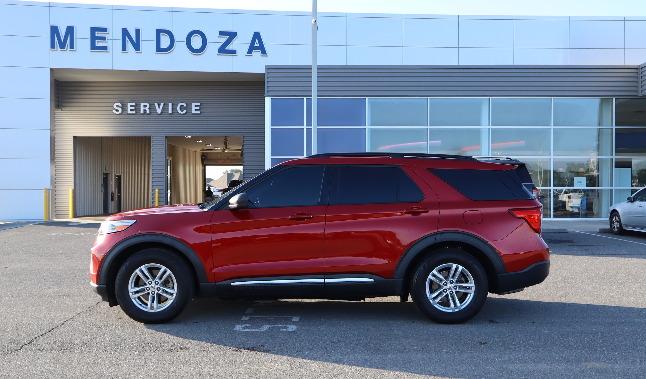 2021 Ford Explorer XLT RWD's photo