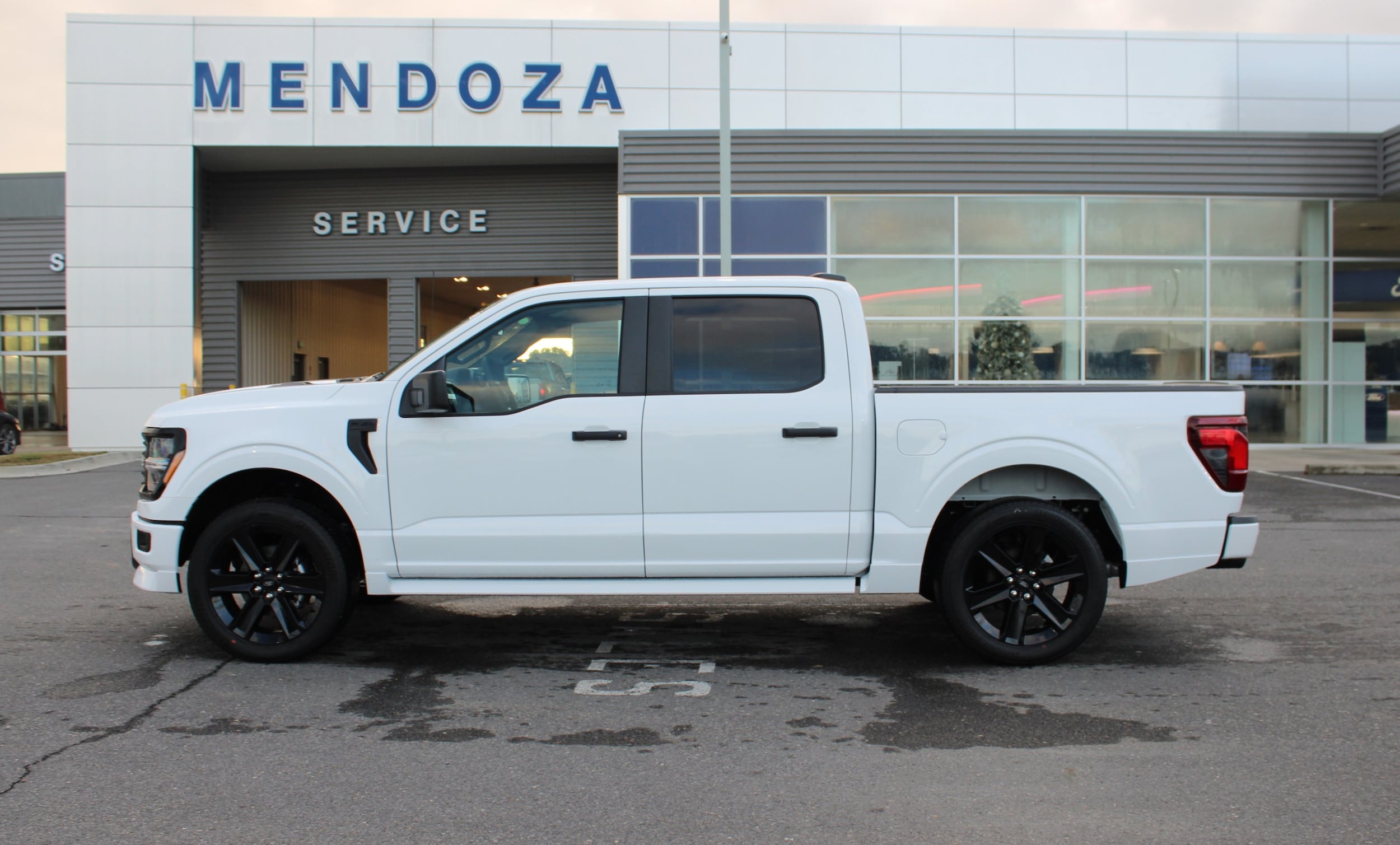 2025 Ford F-150 STX's photo