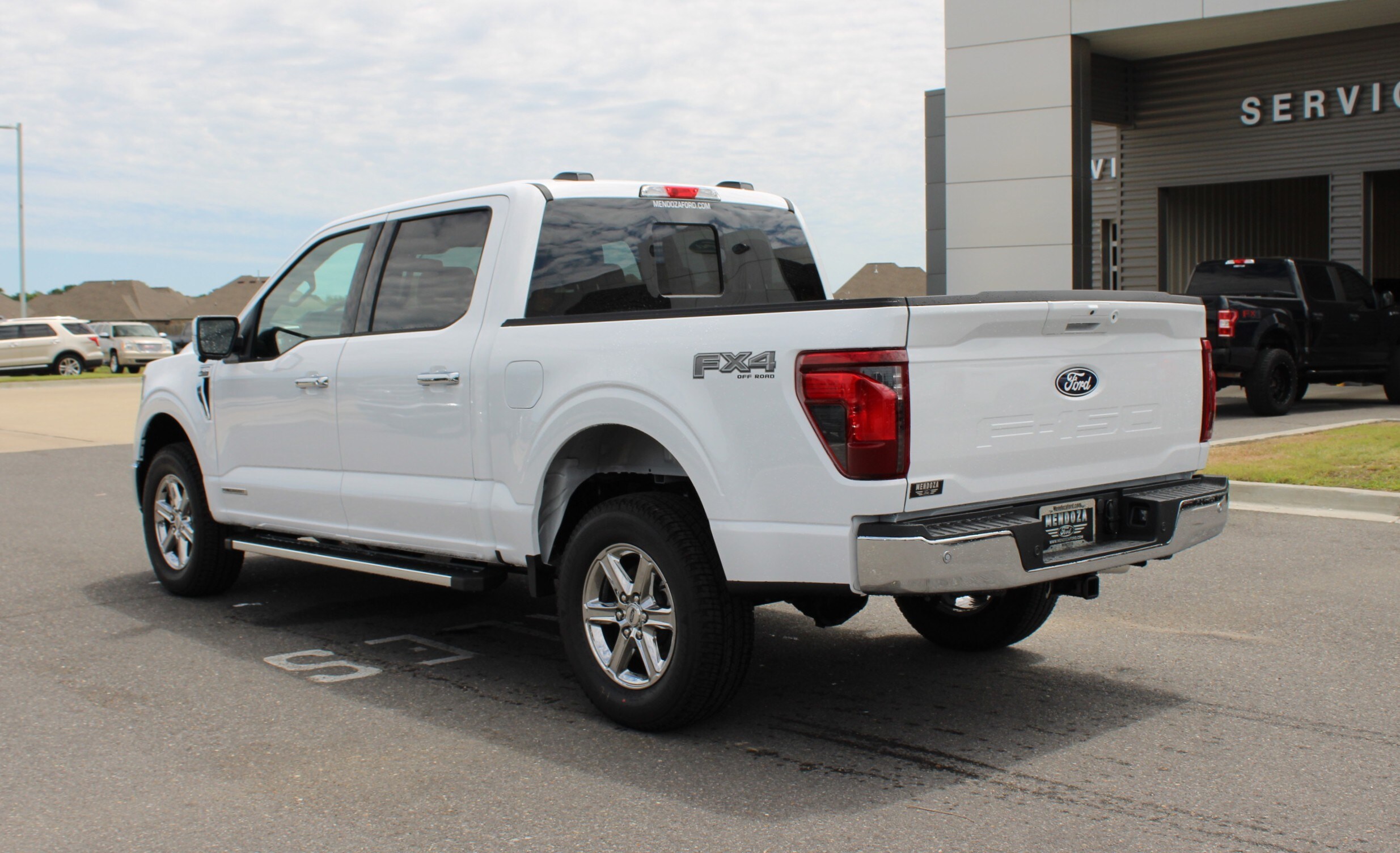 2025 Ford F-150 XLT photo 2