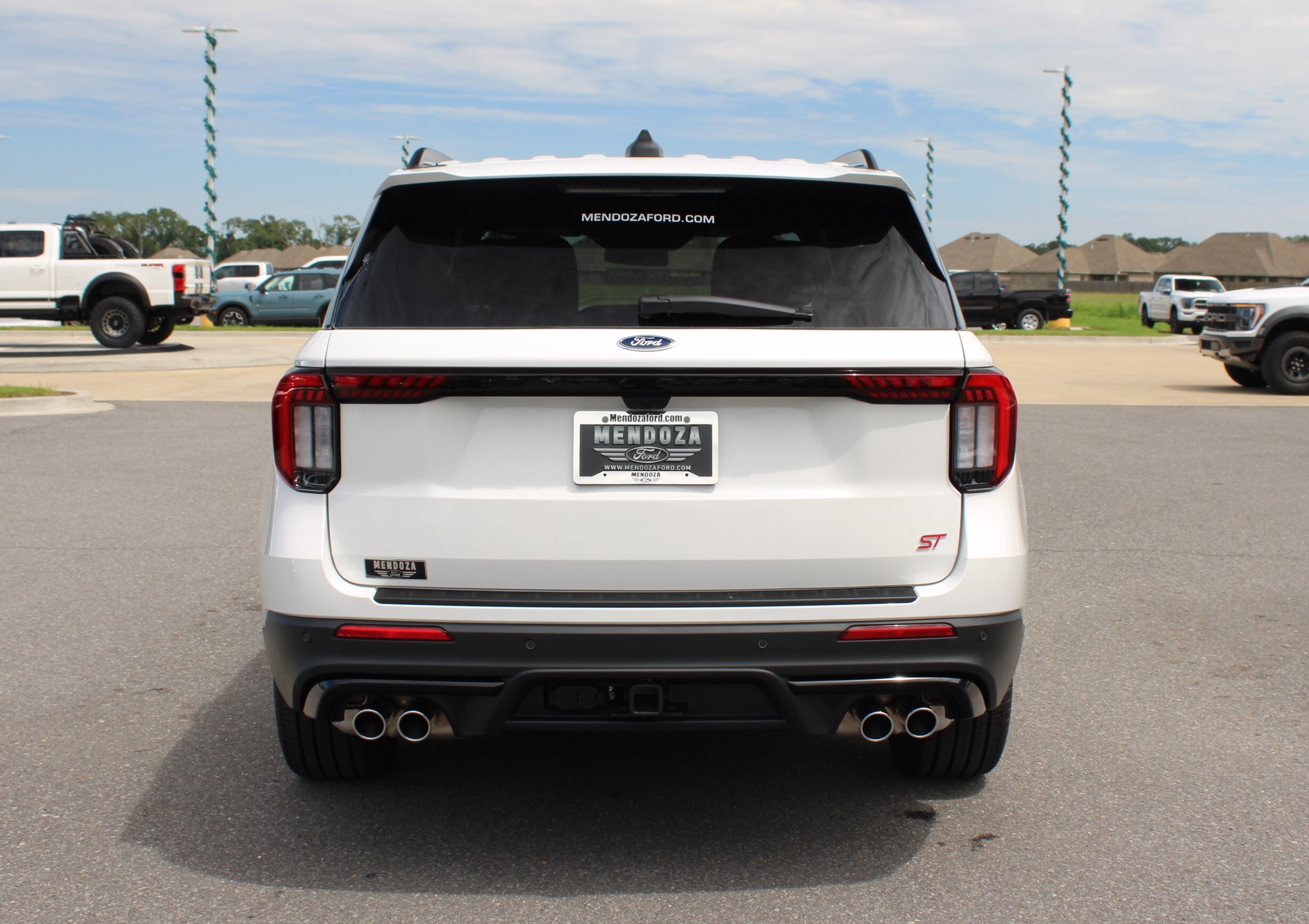 2025 Ford Explorer ST photo 3