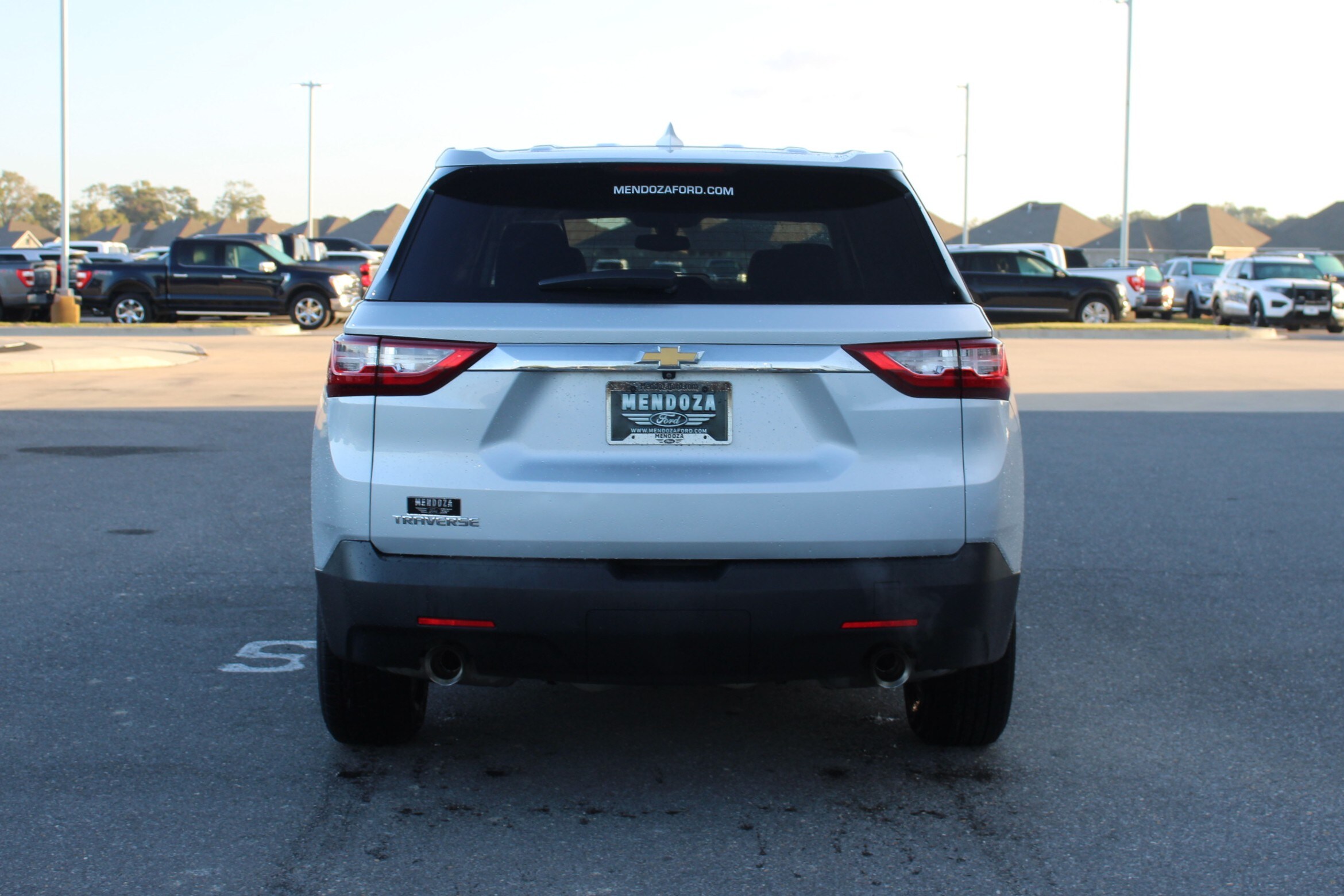 2020 Chevrolet Traverse 1LS photo 2