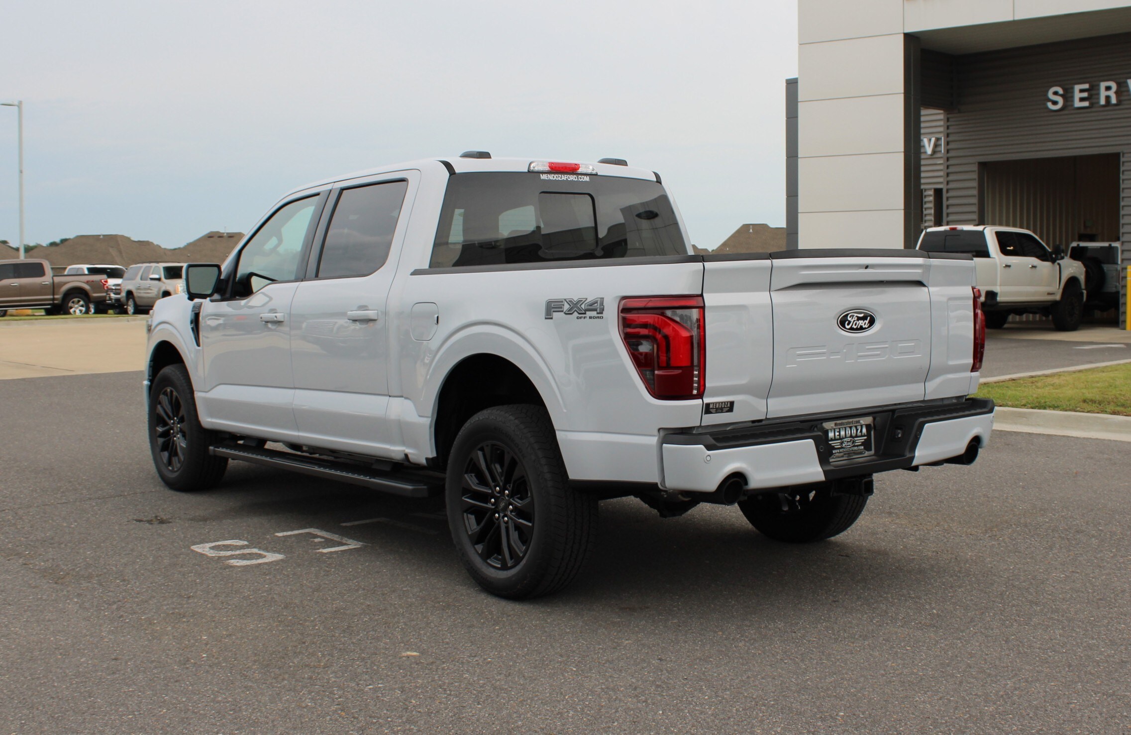 2025 Ford F-150 Lariat photo 2