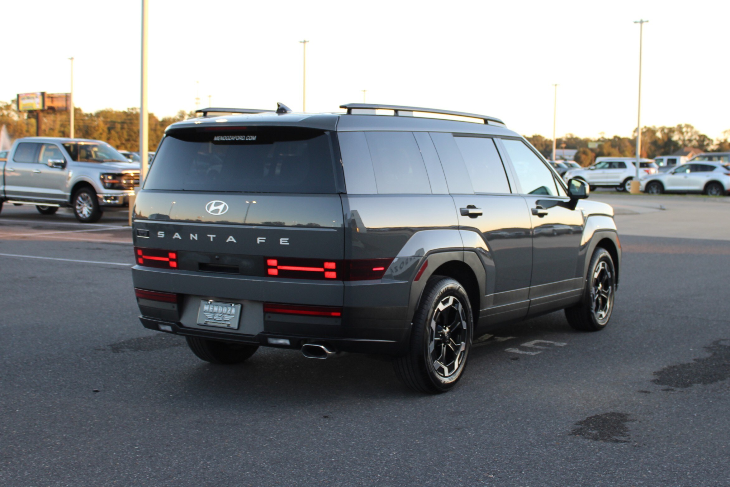 2025 Hyundai Santa Fe SEL photo 4