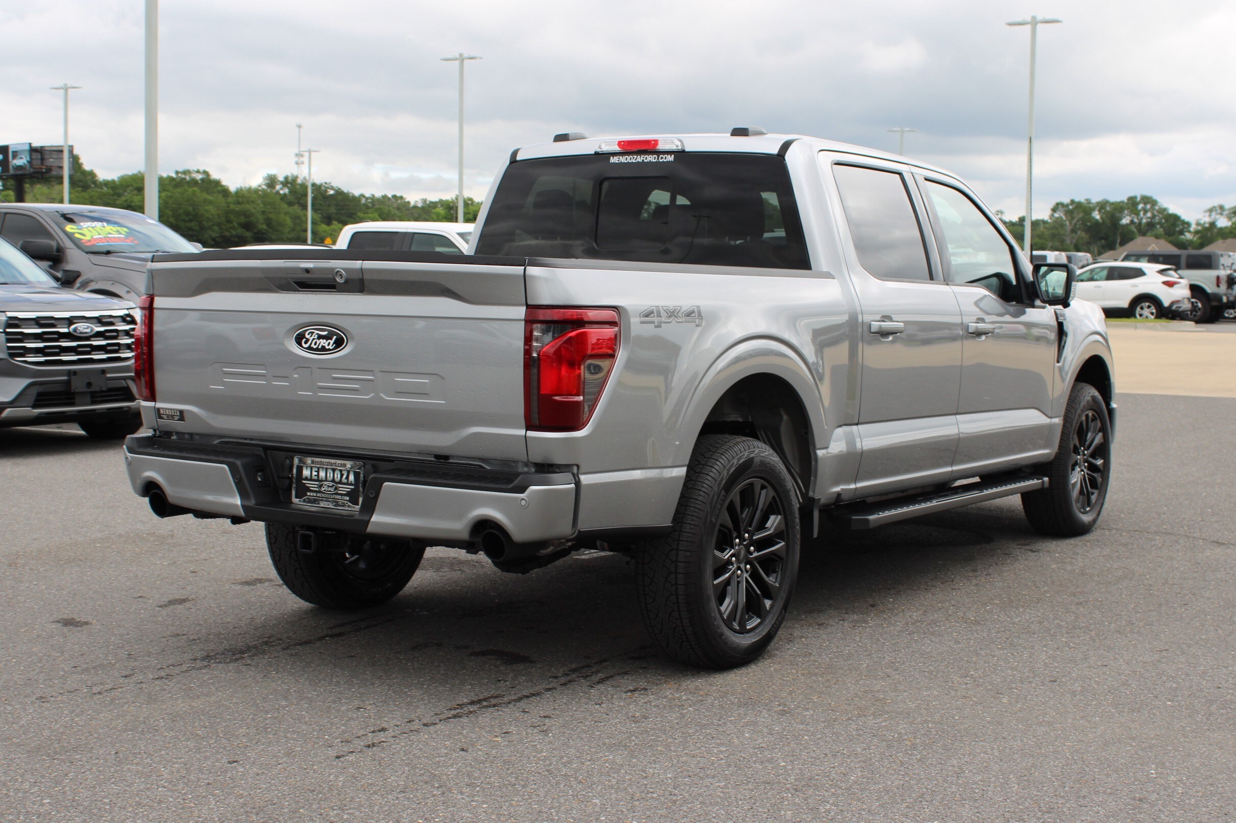 2025 Ford F-150 XLT photo 4