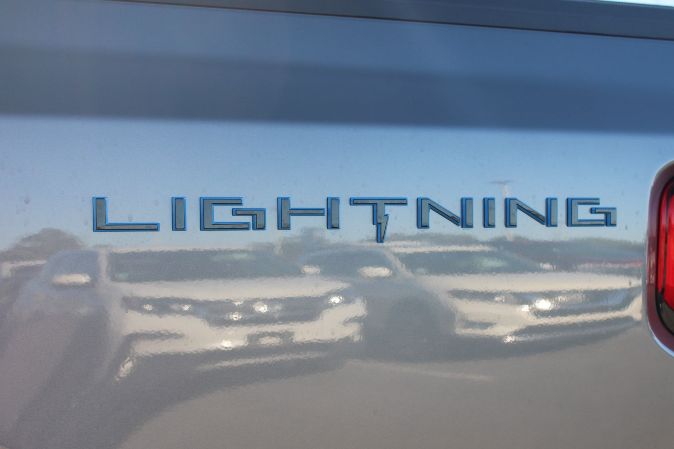 2025 Ford F-150 Lightning XLT - Photo 15