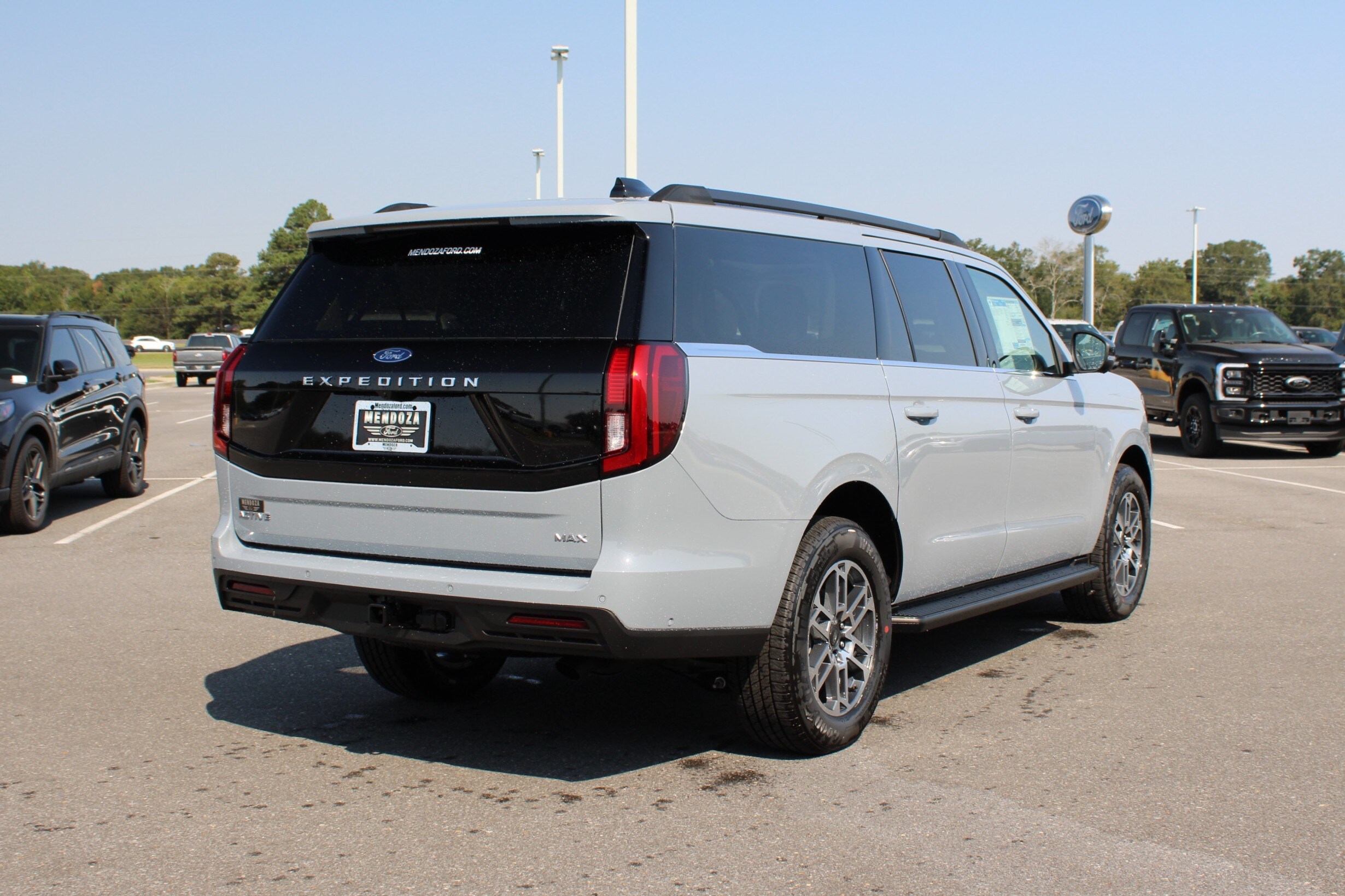2025 Ford Expedition MAX photo 4