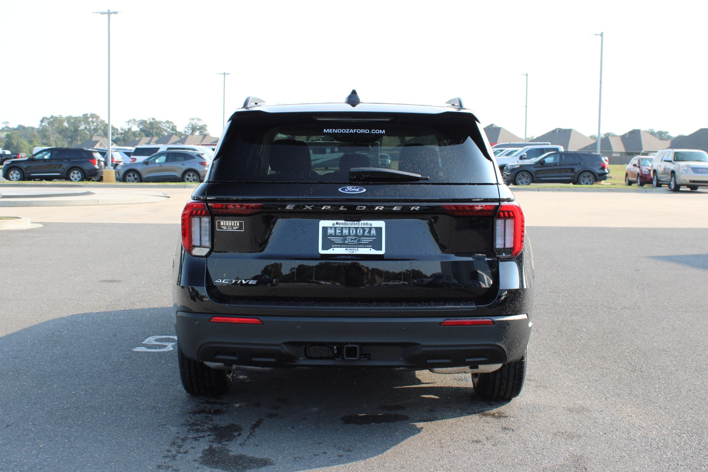 2025 Ford Explorer photo 3