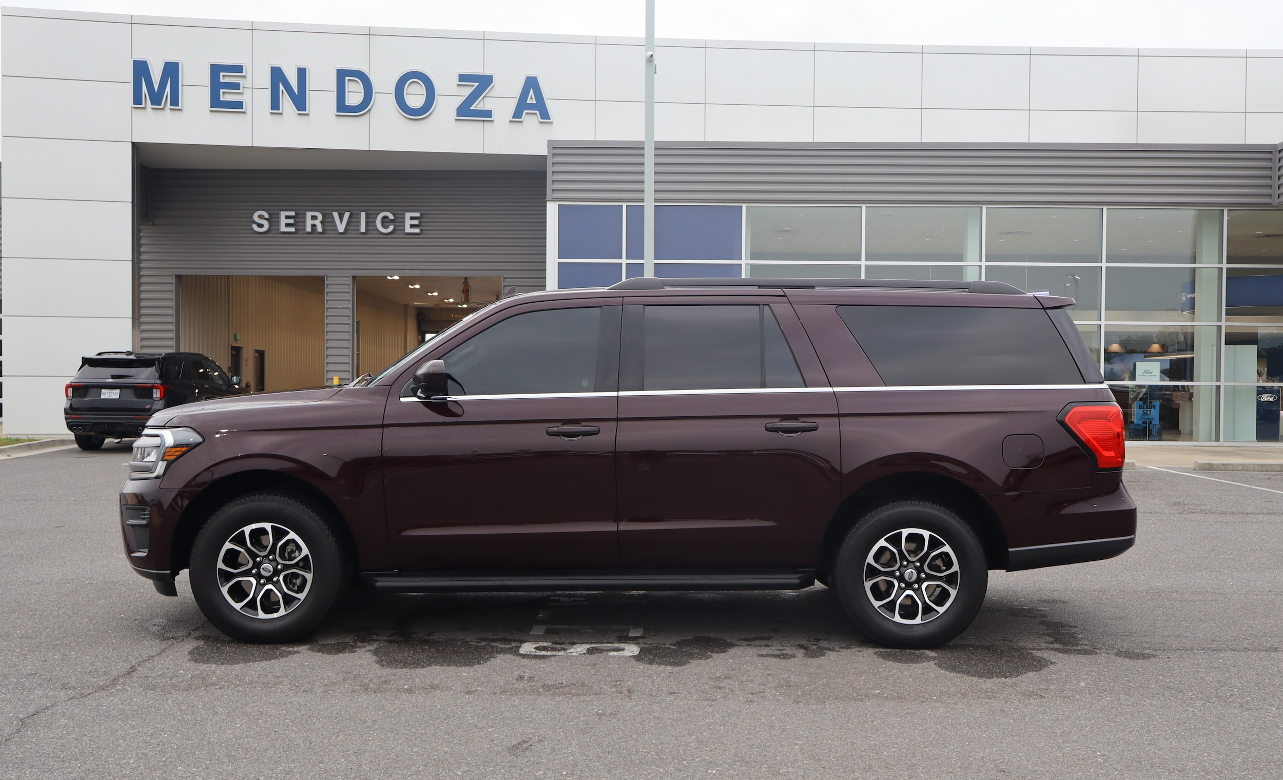 2024 Ford Expedition XLT MAX's photo