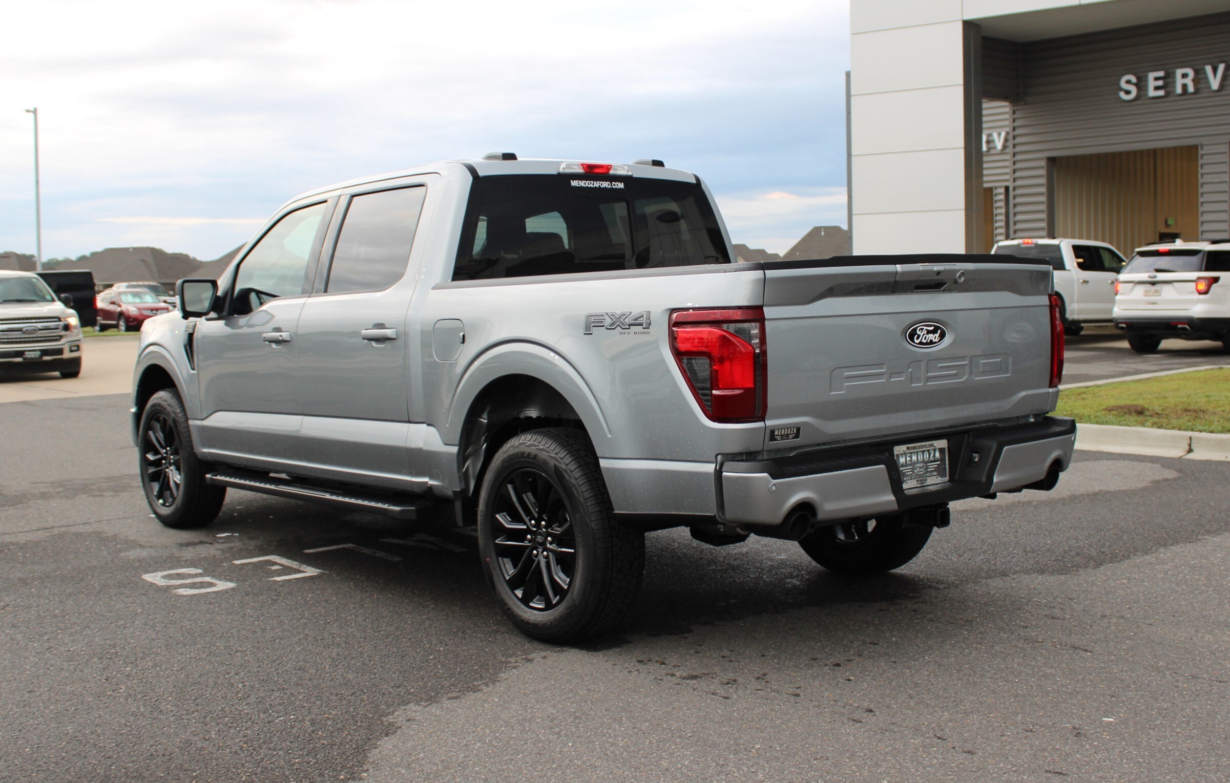 2025 Ford F-150 XLT photo 2