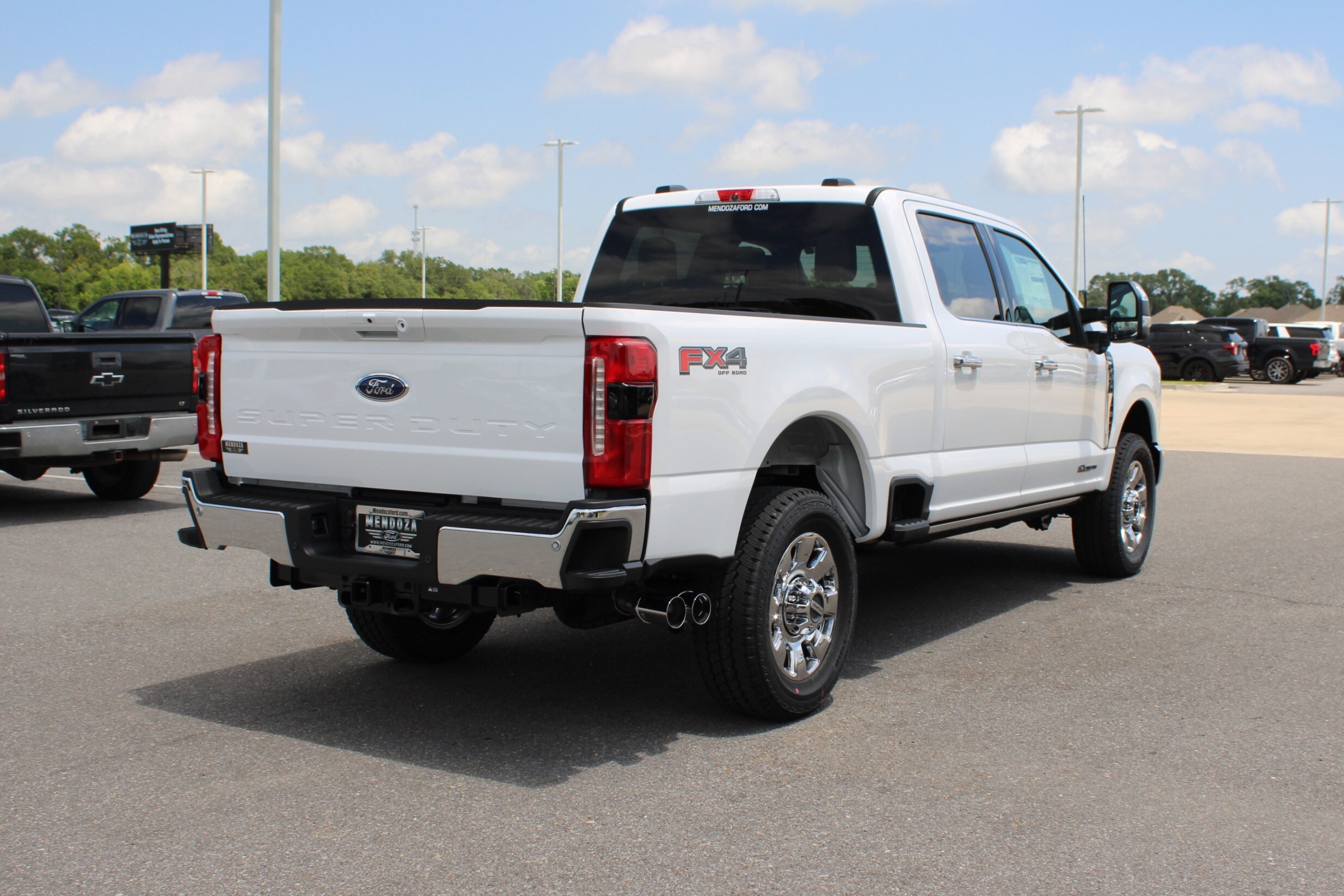 2025 Ford F-350 Lariat photo 4