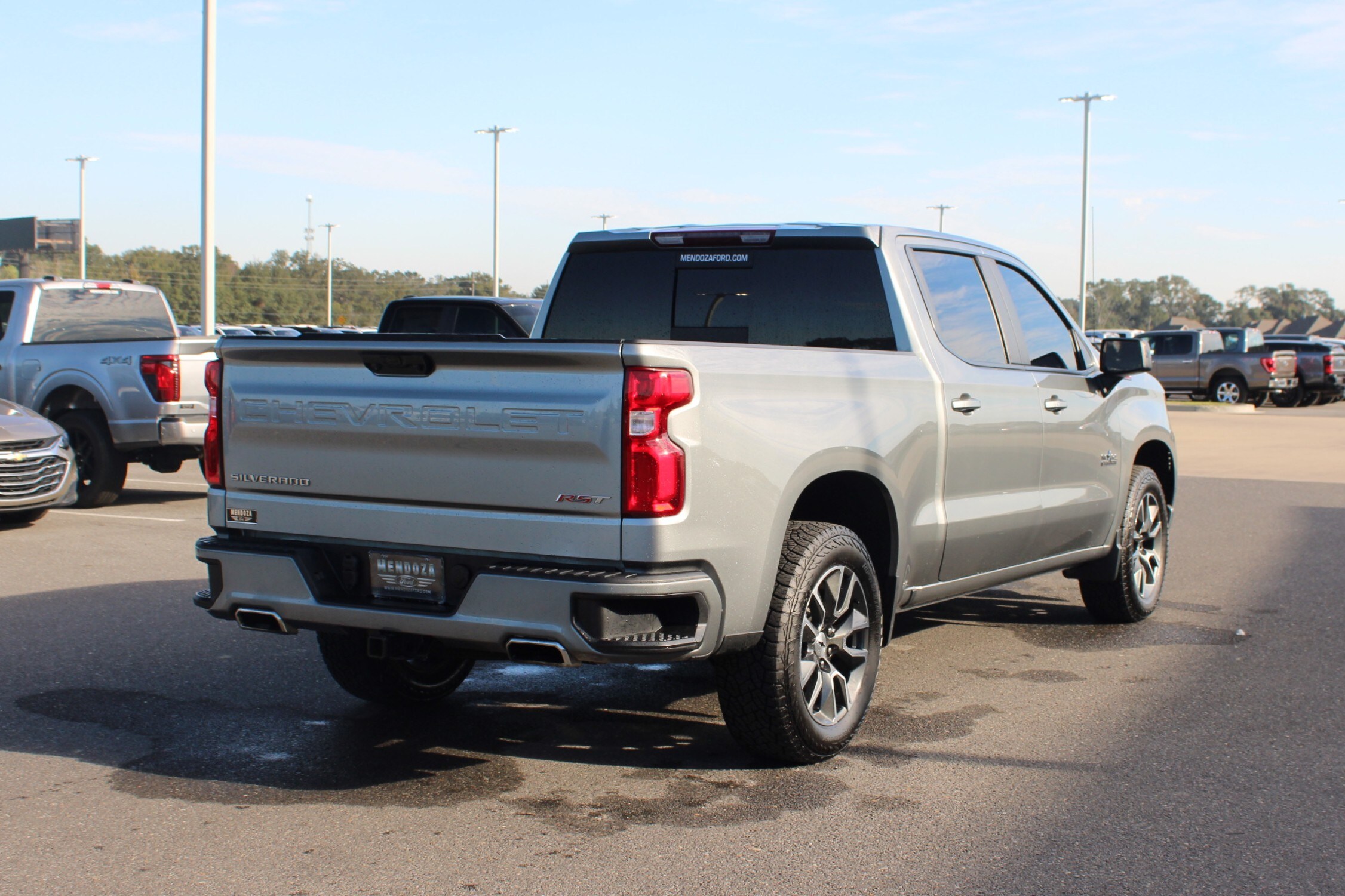 2023 Chevrolet Silverado 1500 RST photo 4