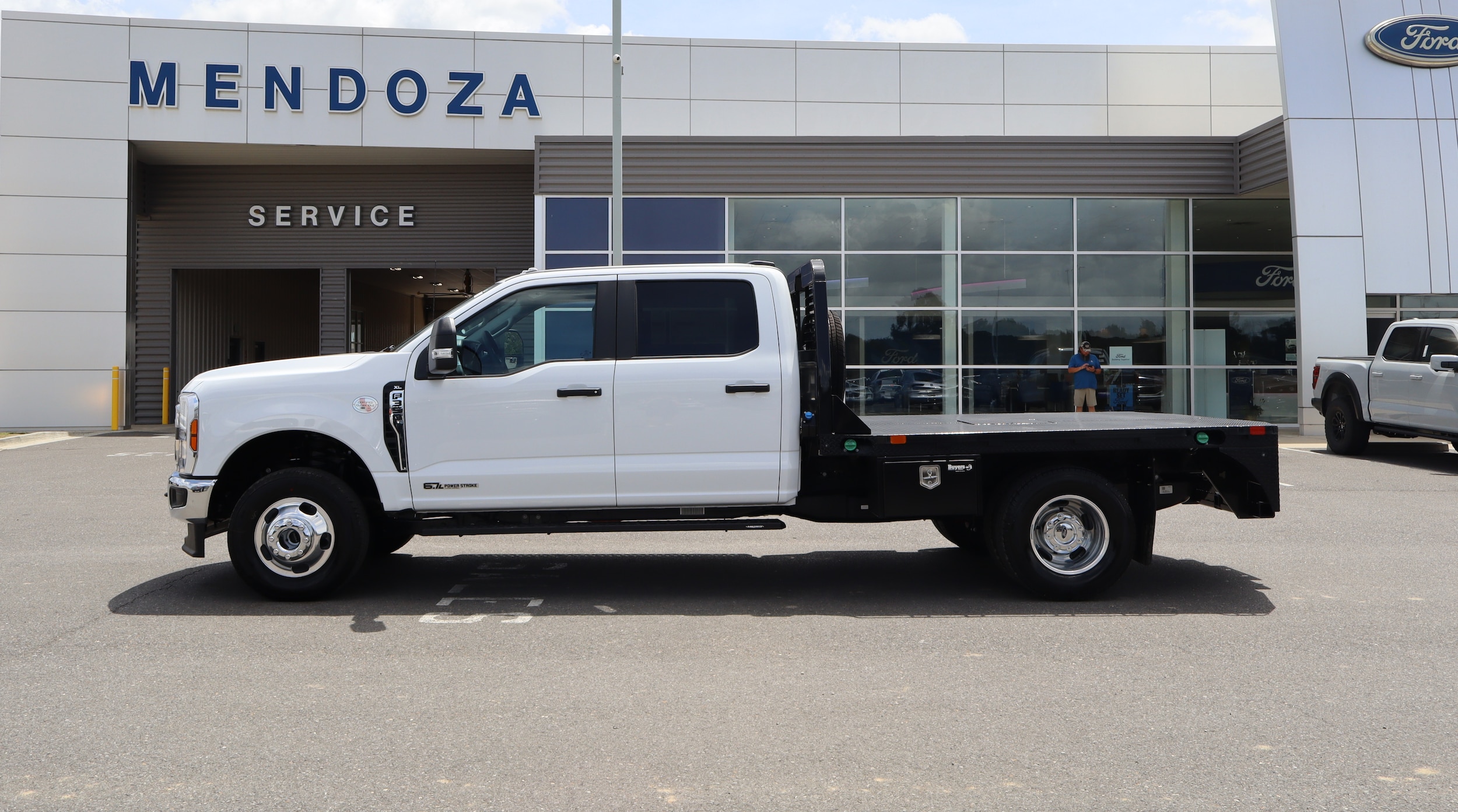2026 Ford F-350 XL 4x4 Crew Cab 179-In DRW's photo