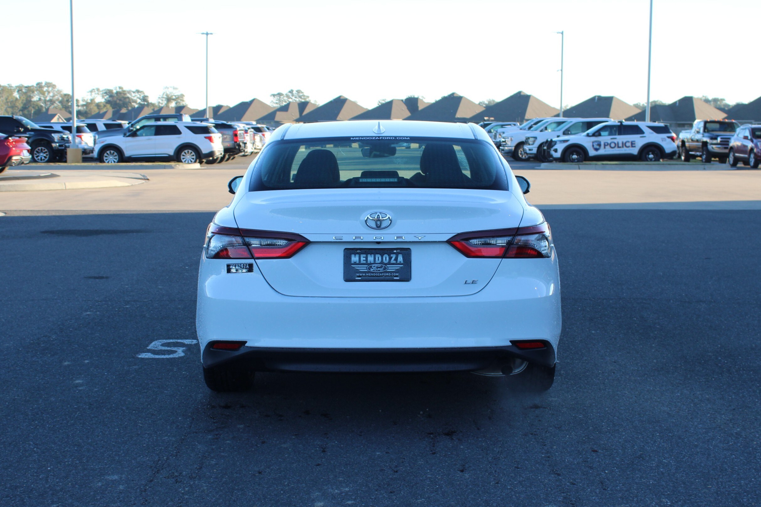 2023 Toyota Camry LE photo 3