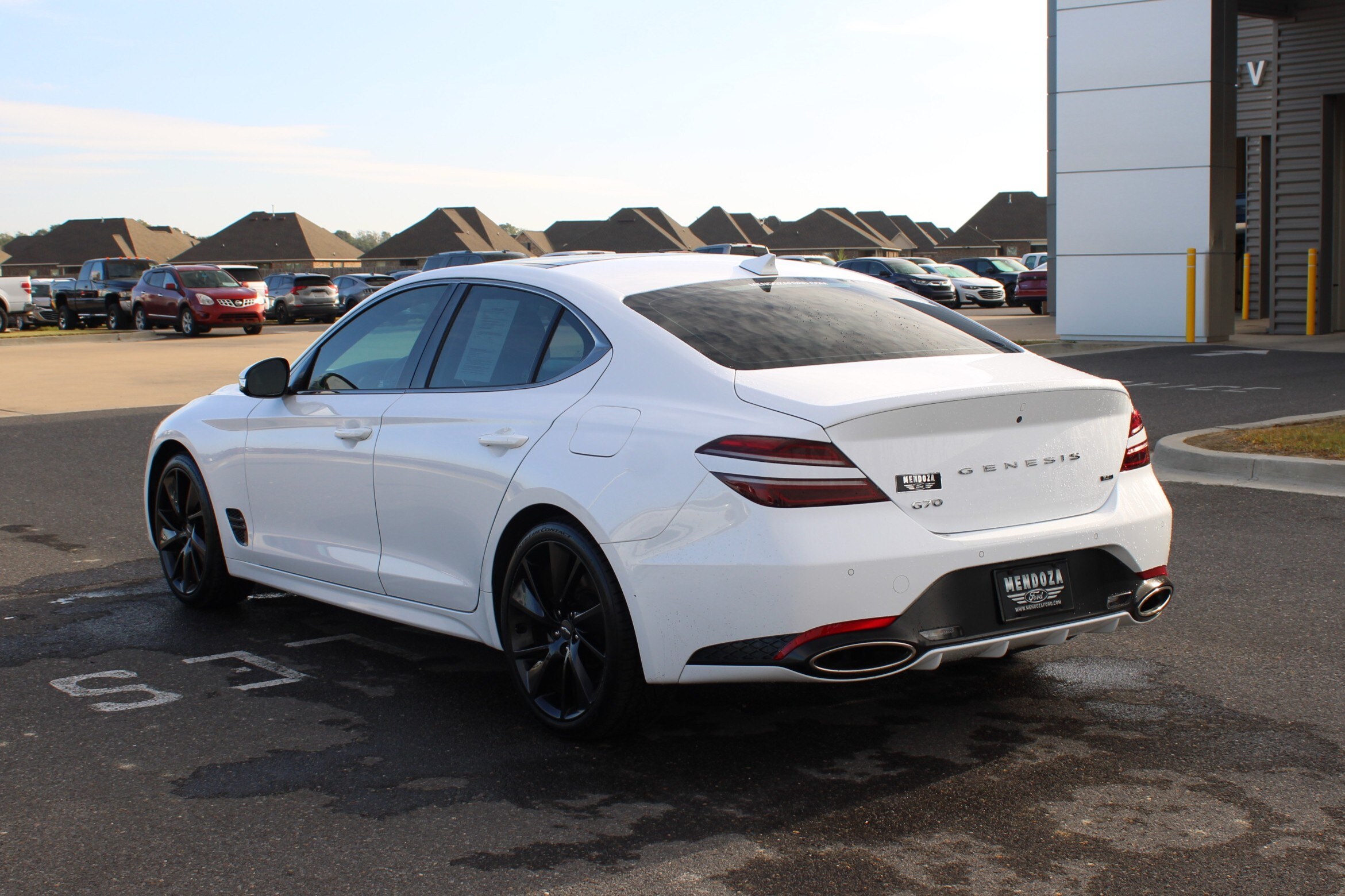 2023 Genesis G70 3.3T Sport Prestige photo 2