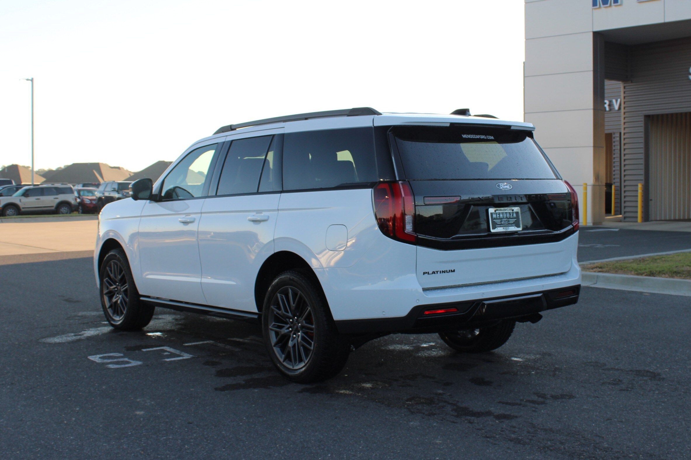 2025 Ford Expedition Platinum photo 2