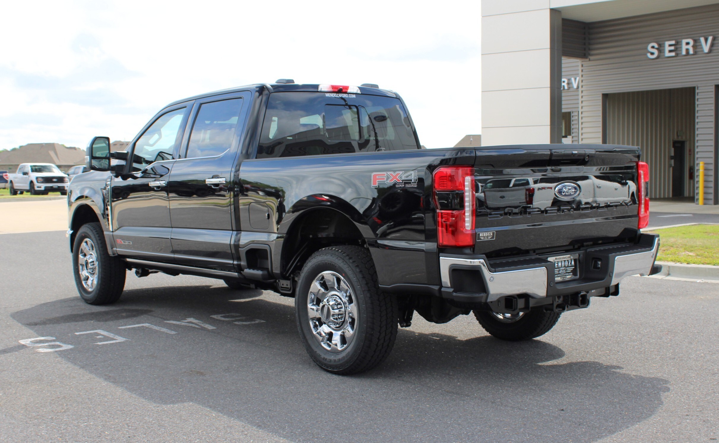 2025 Ford F-350 Lariat photo 2