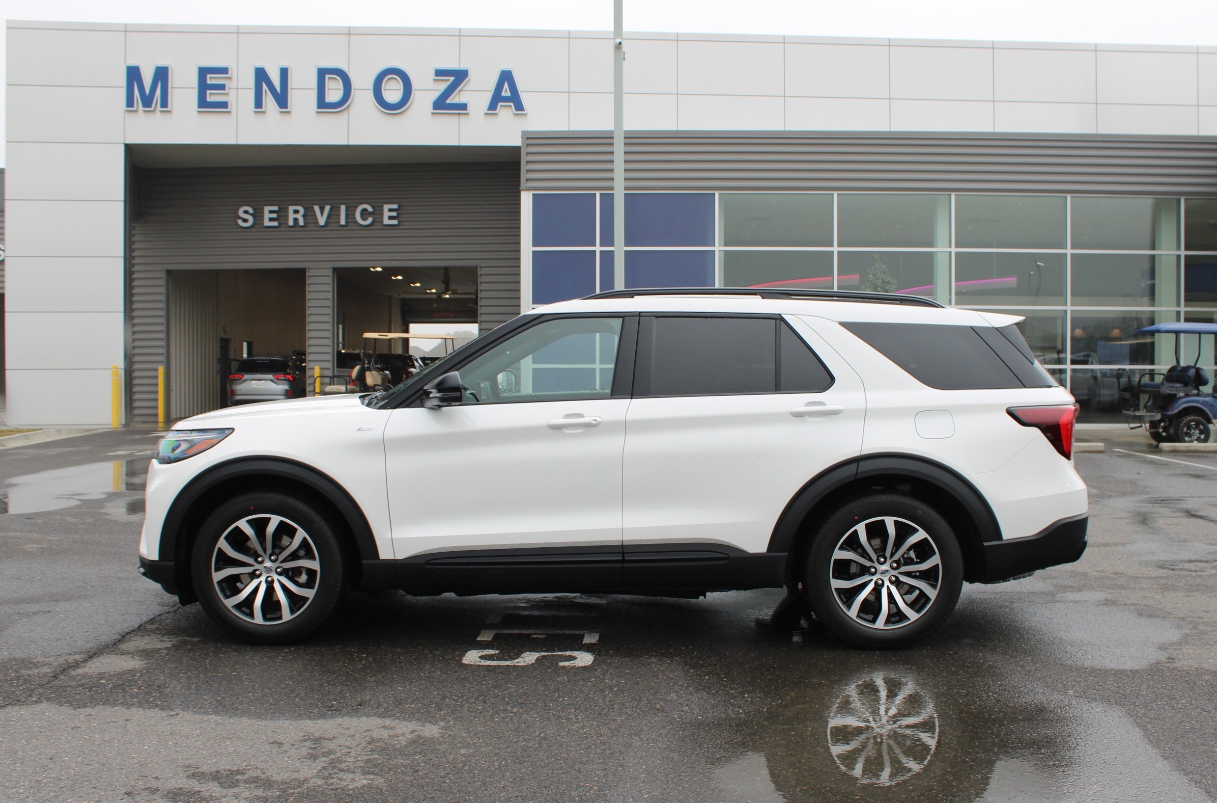 2026 Ford Explorer ST-LINE's photo