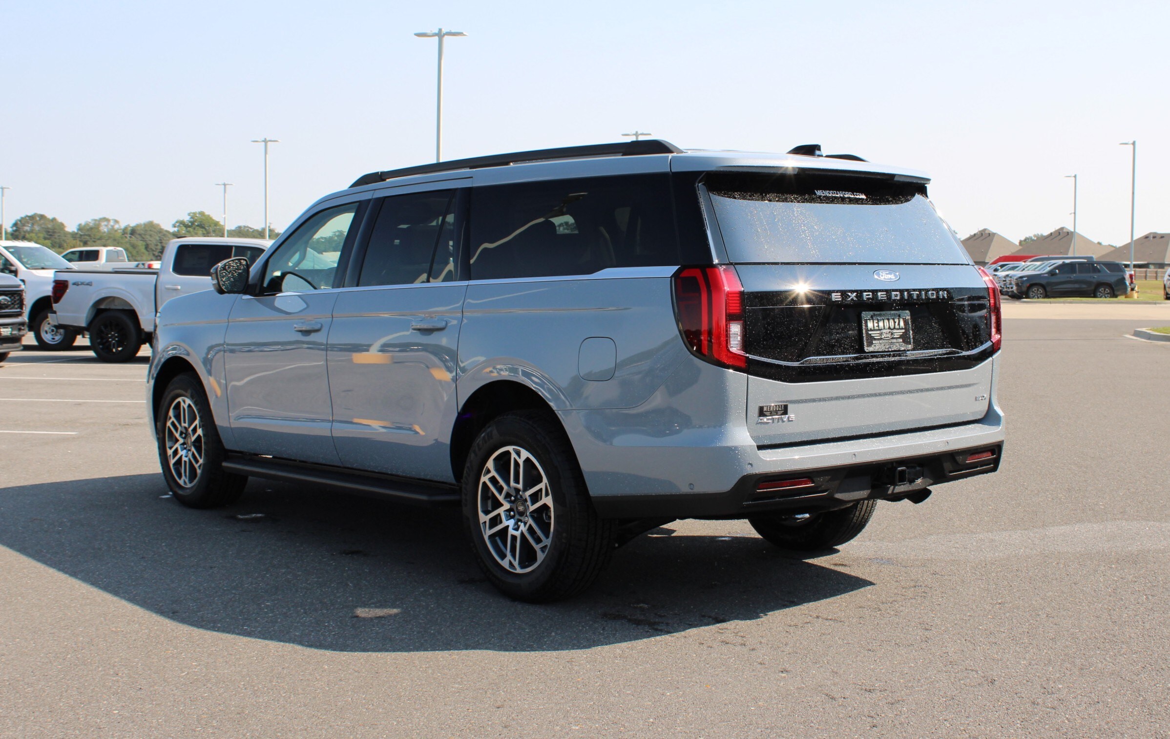 2025 Ford Expedition MAX photo 2