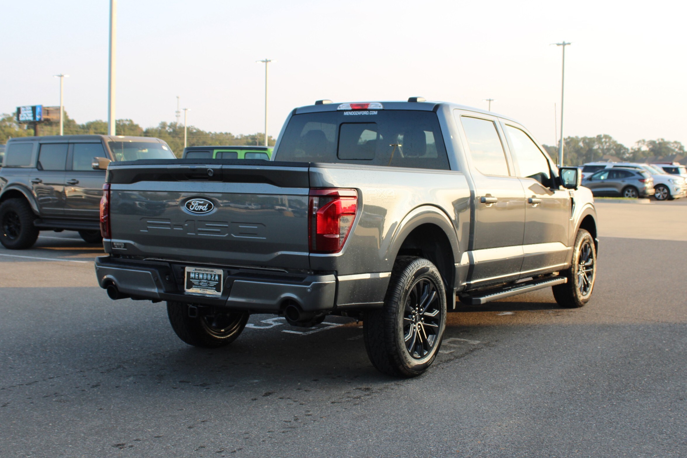 2025 Ford F-150 XLT photo 4