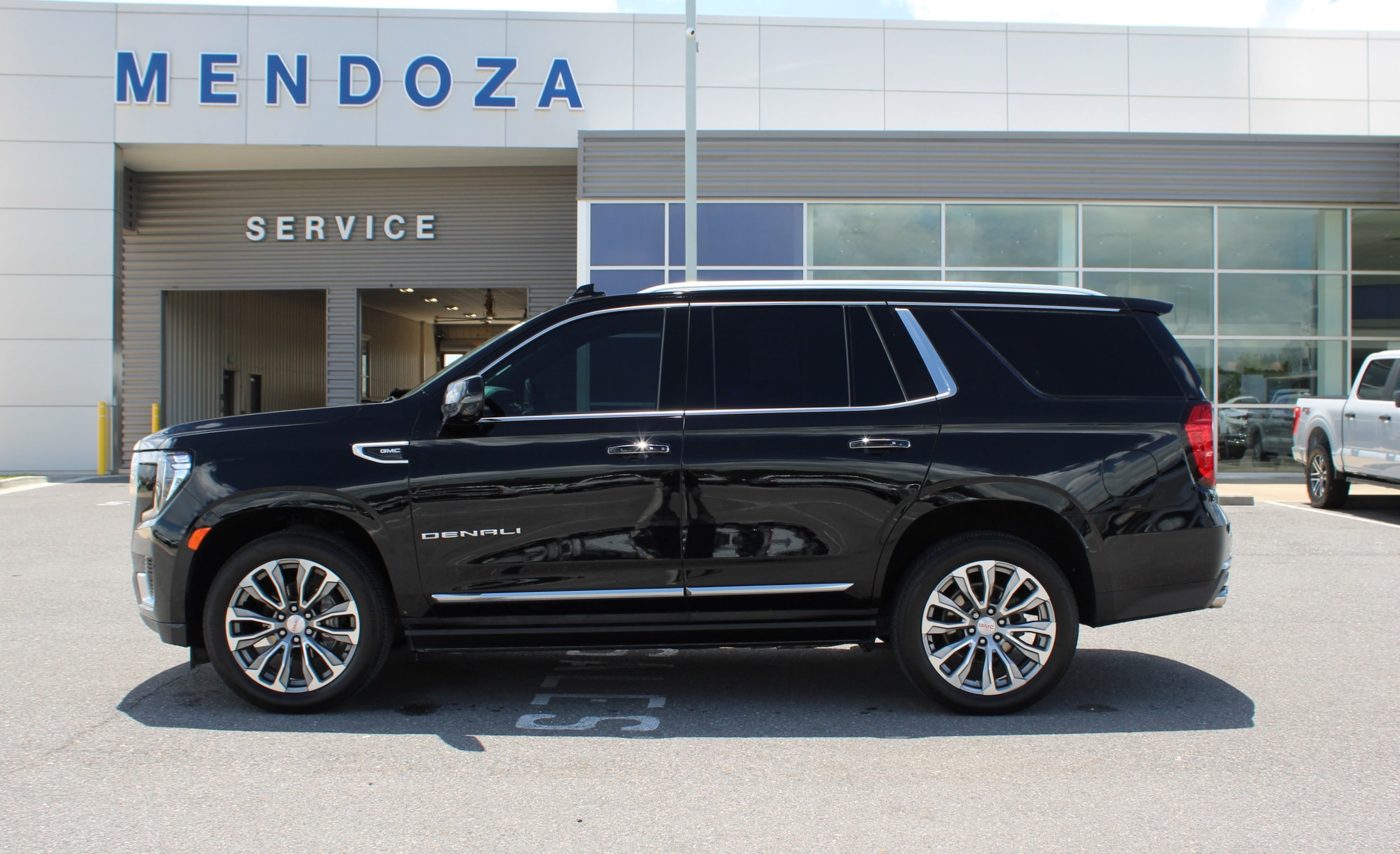 2021 GMC Yukon Denali's photo