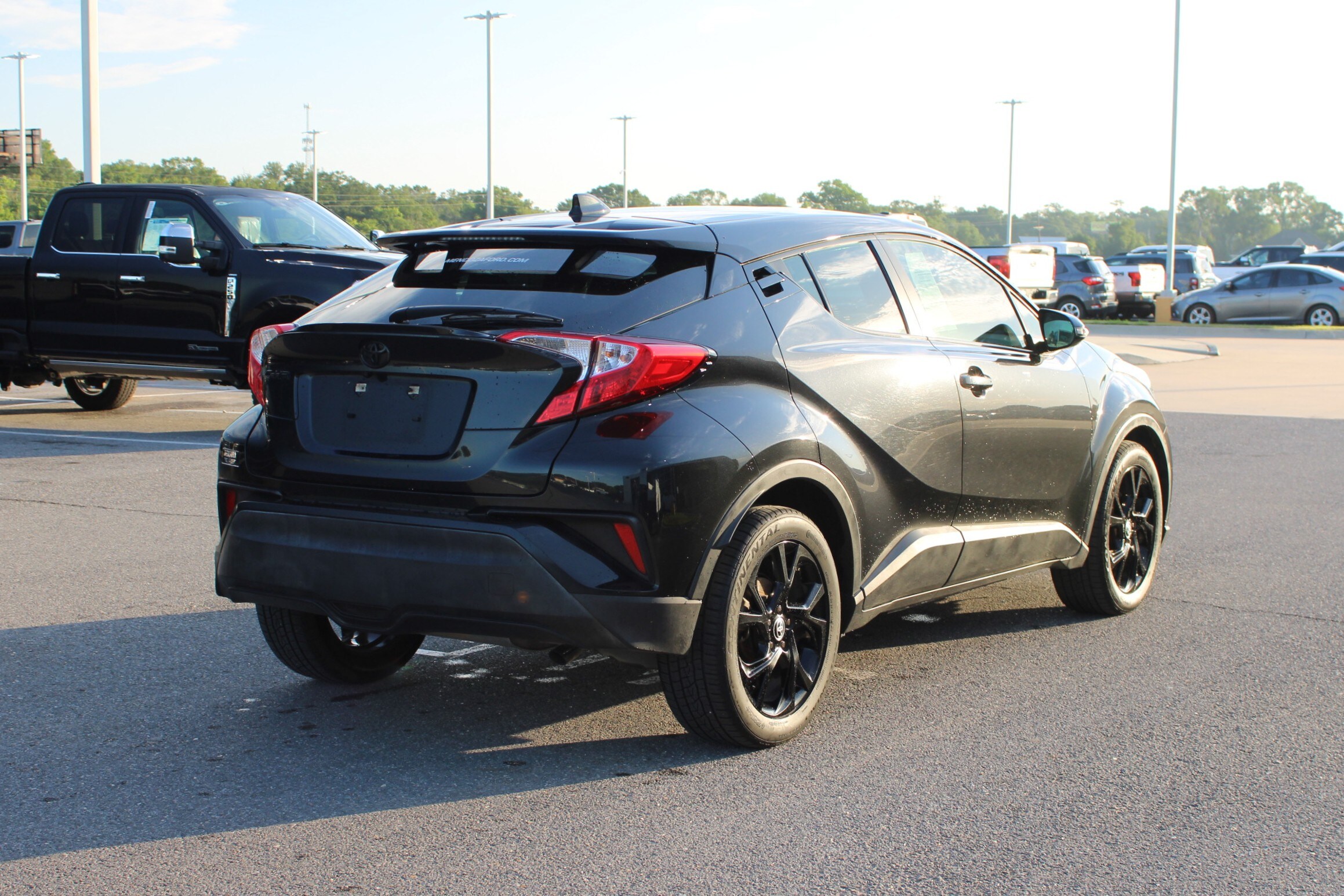 2022 Toyota C-HR Nightshade Edition photo 4