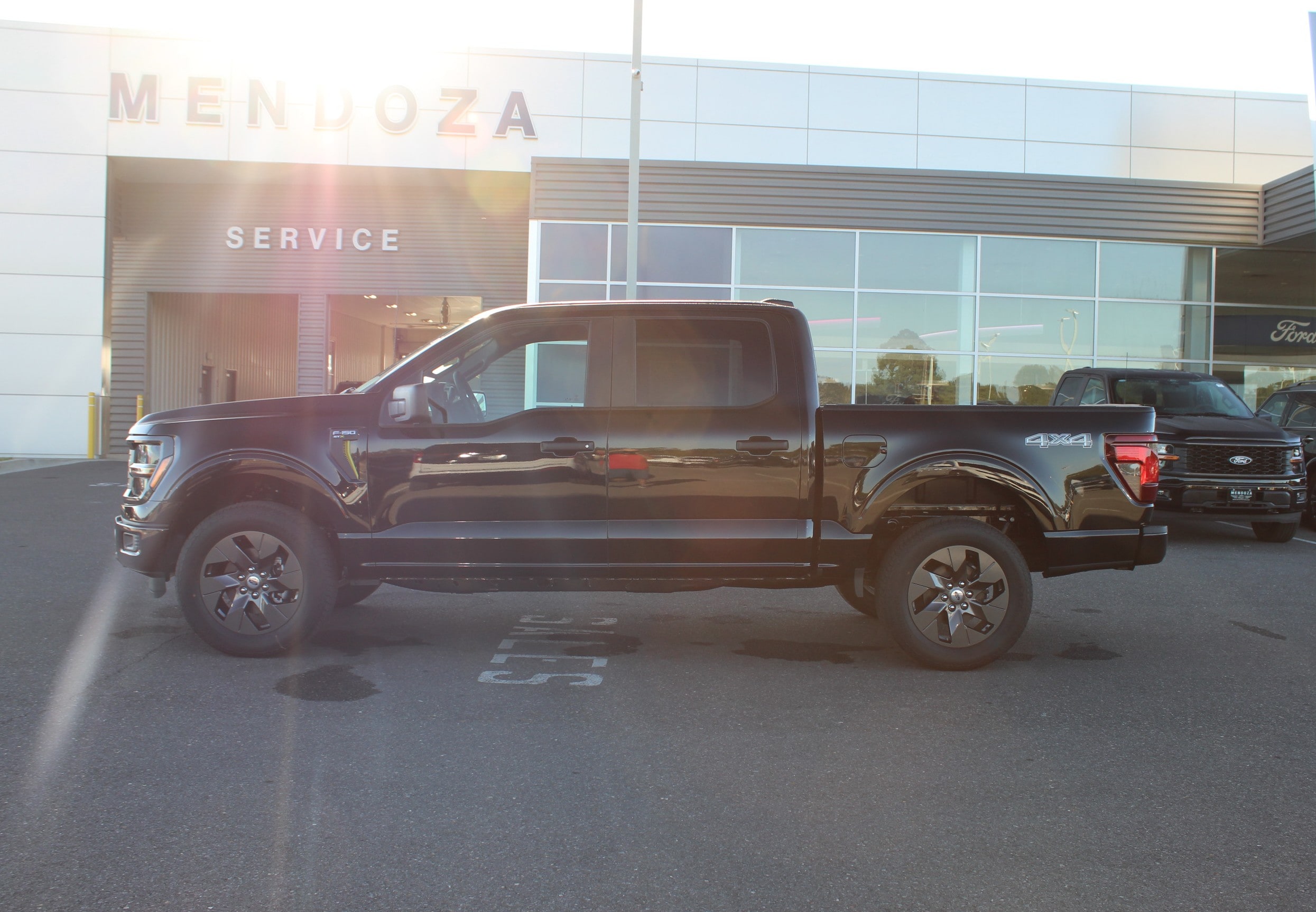 2025 Ford F-150 STX's photo