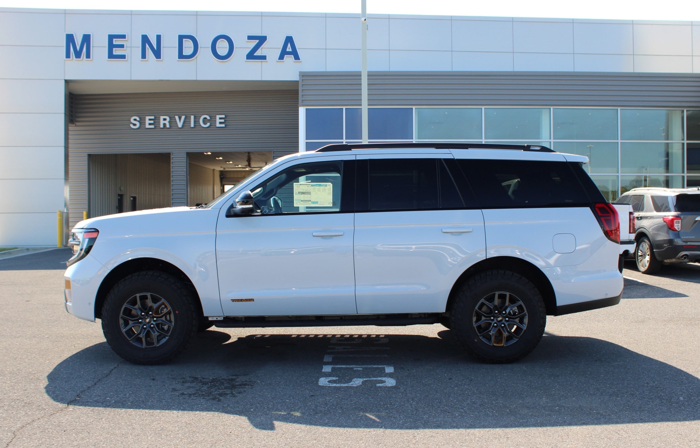 2025 Ford Expedition Tremor's photo