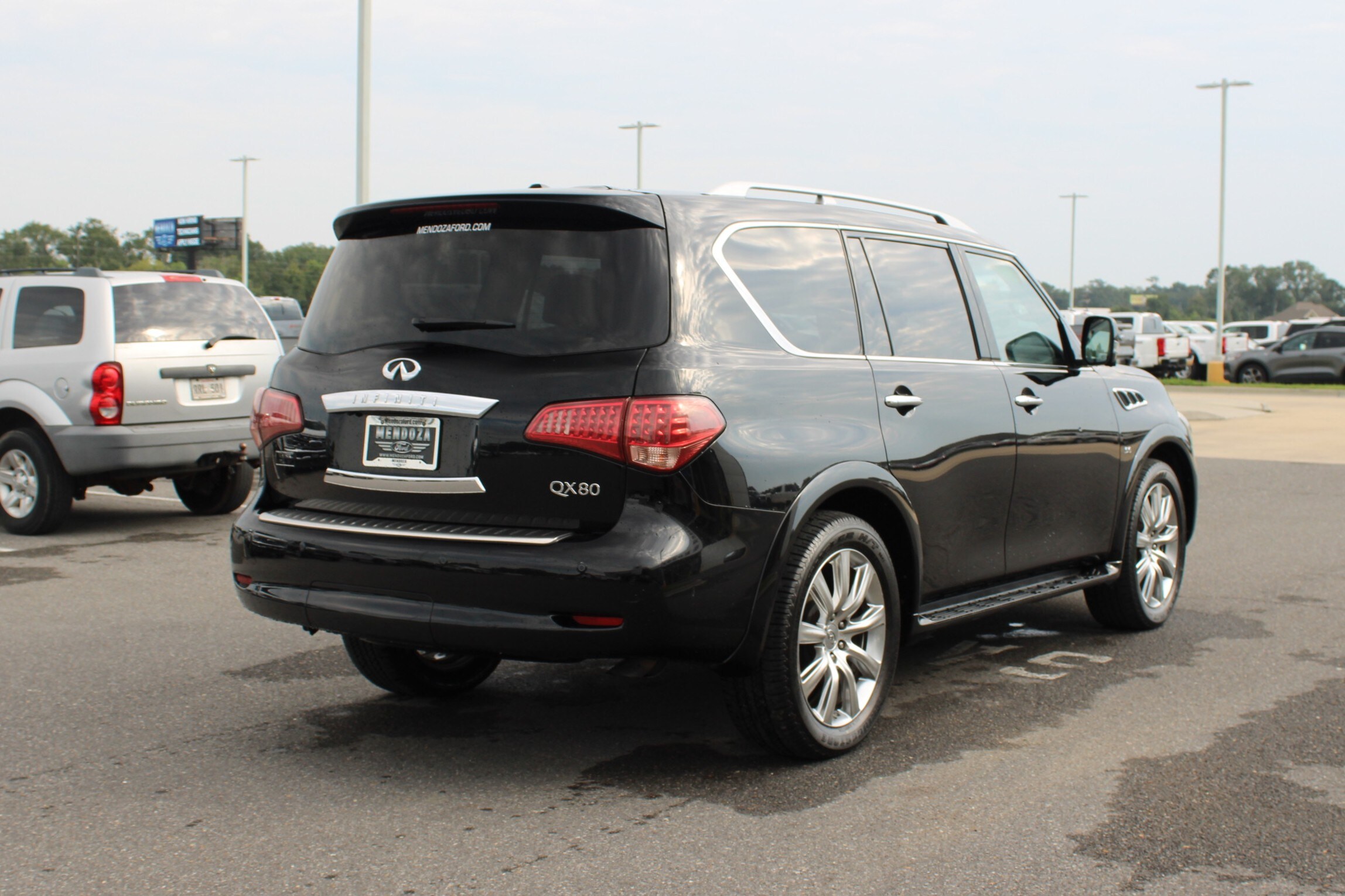 2014 Infiniti QX80 photo 4