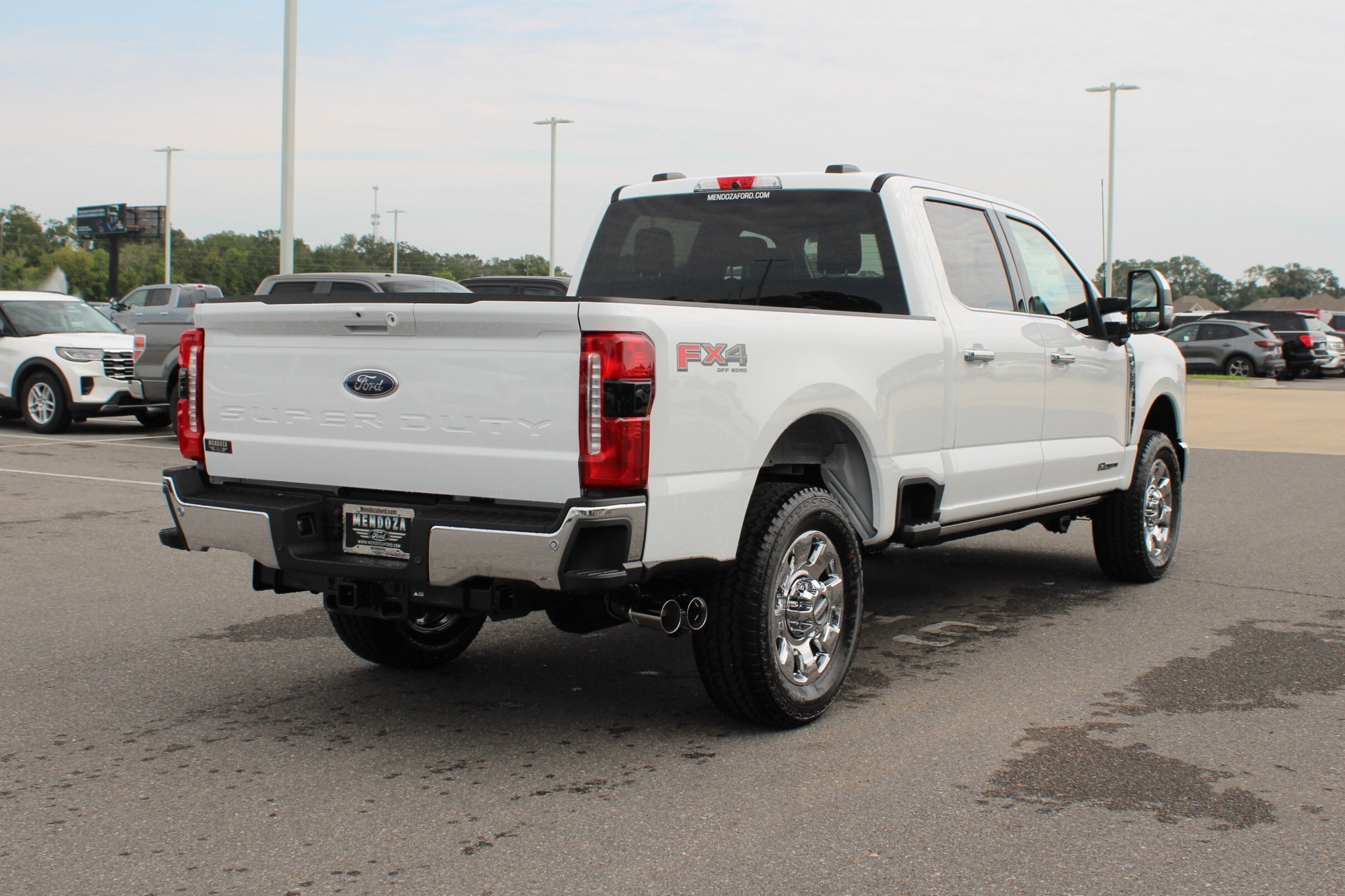 2026 Ford F-350 Lariat photo 2