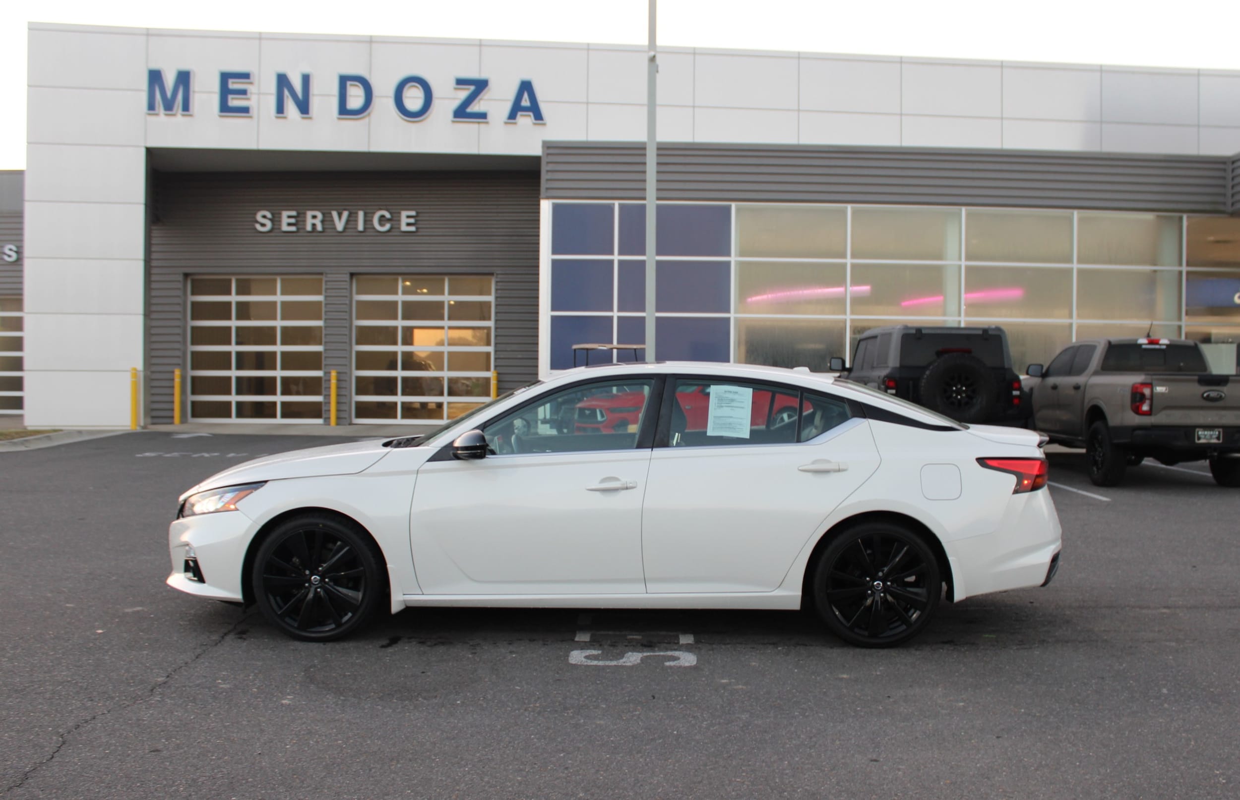 2022 Nissan Altima SR