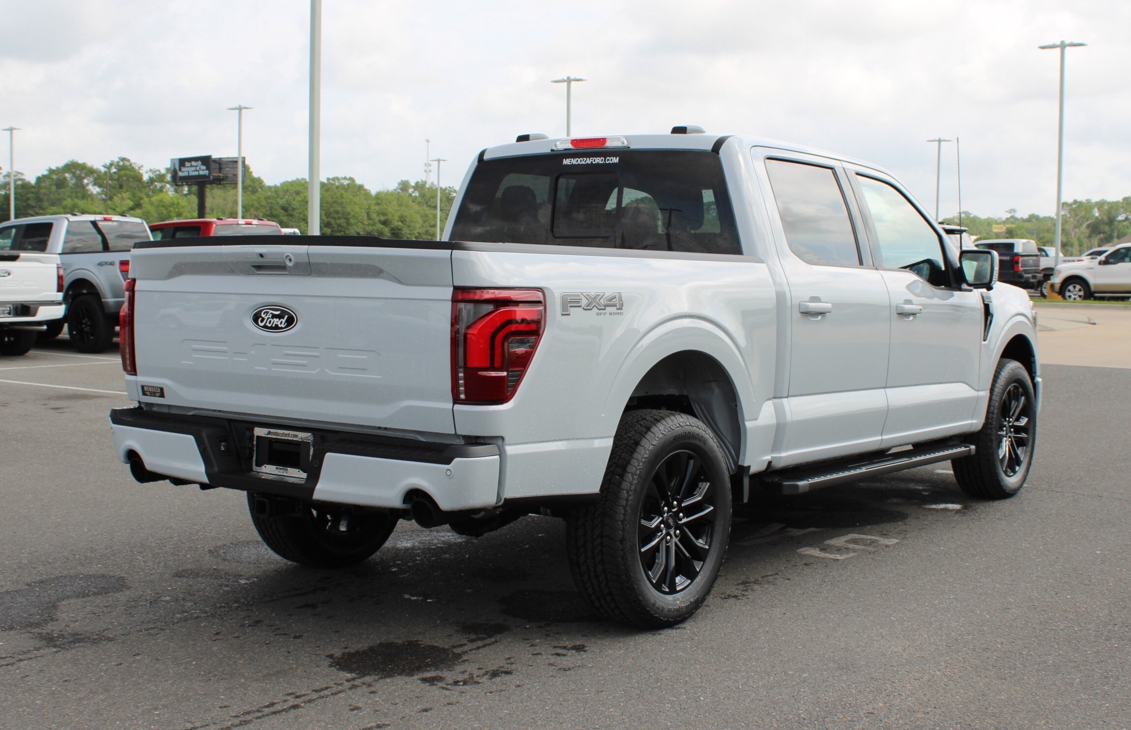2025 Ford F-150 Lariat photo 4
