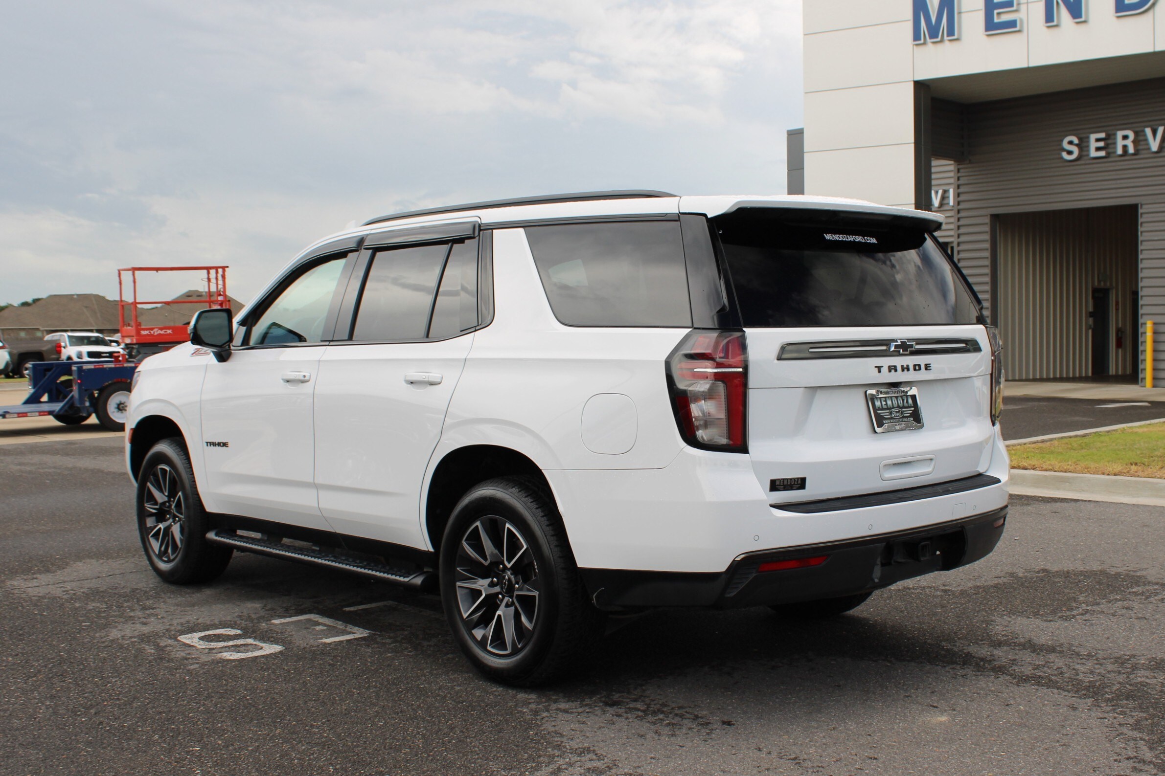 2021 Chevrolet Tahoe Z71 photo 2
