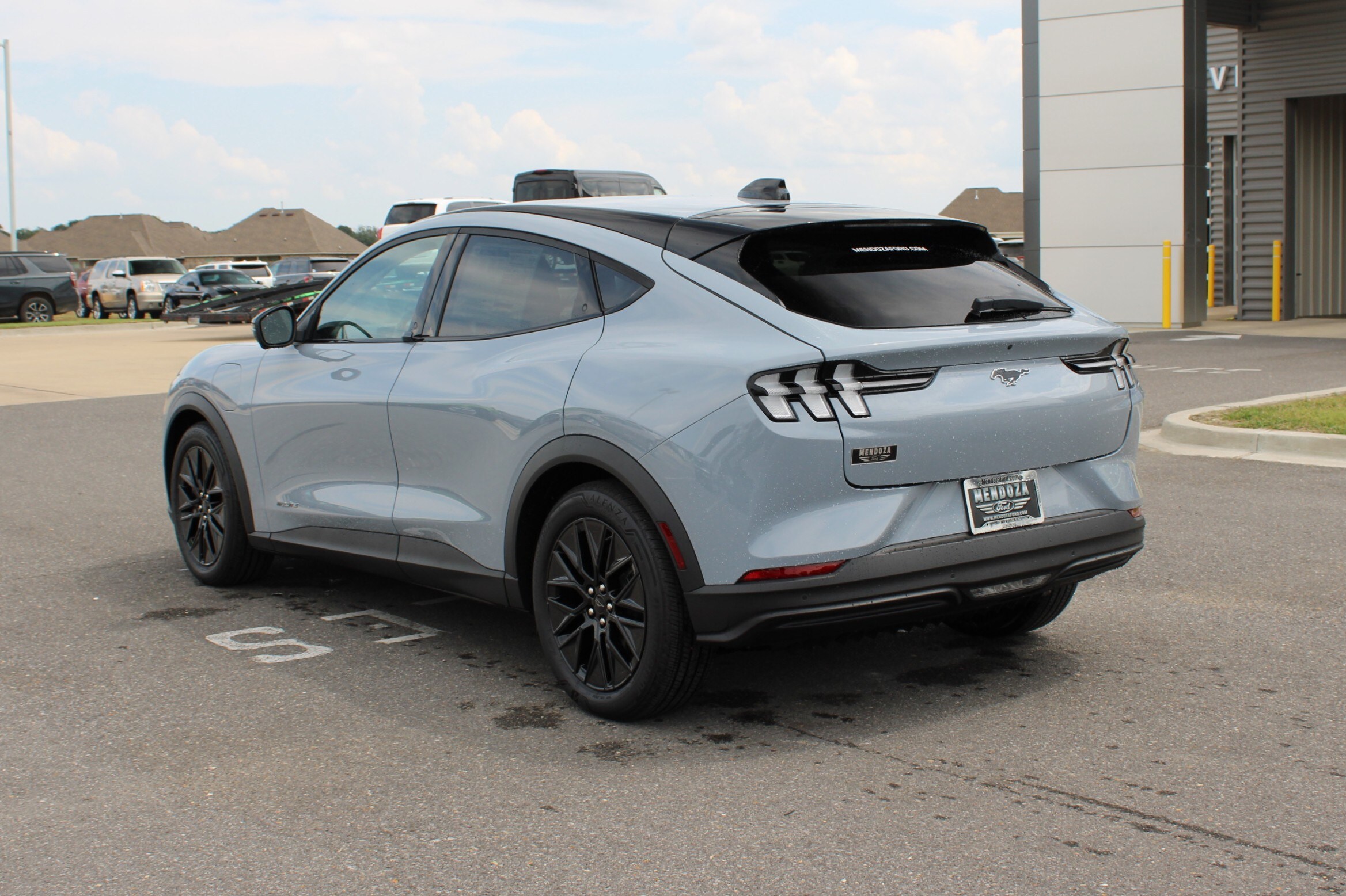 2025 Ford Mustang Mach-E Select photo 2